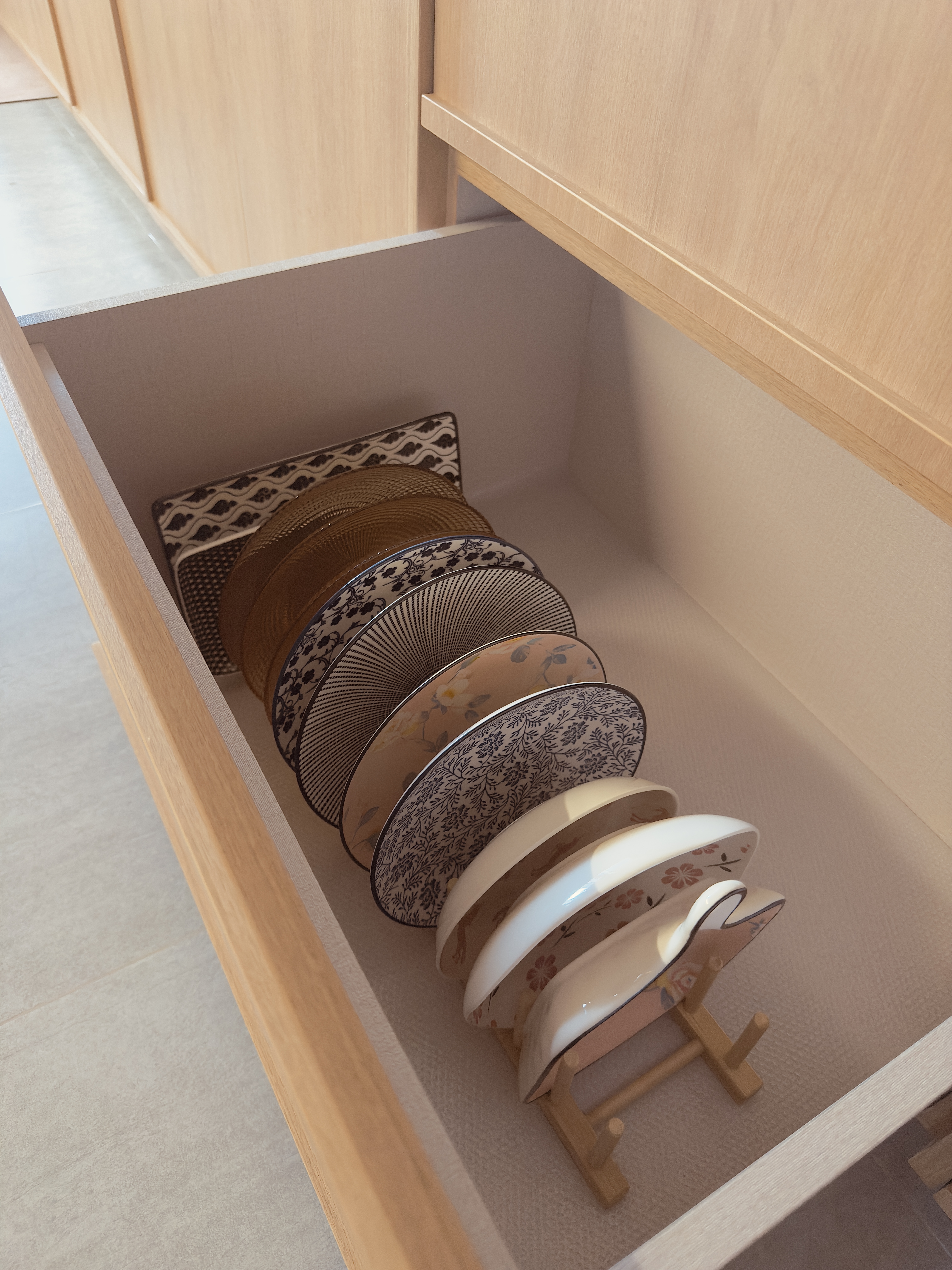 Out of sight, out of mind! Our kitchen organisational tips!