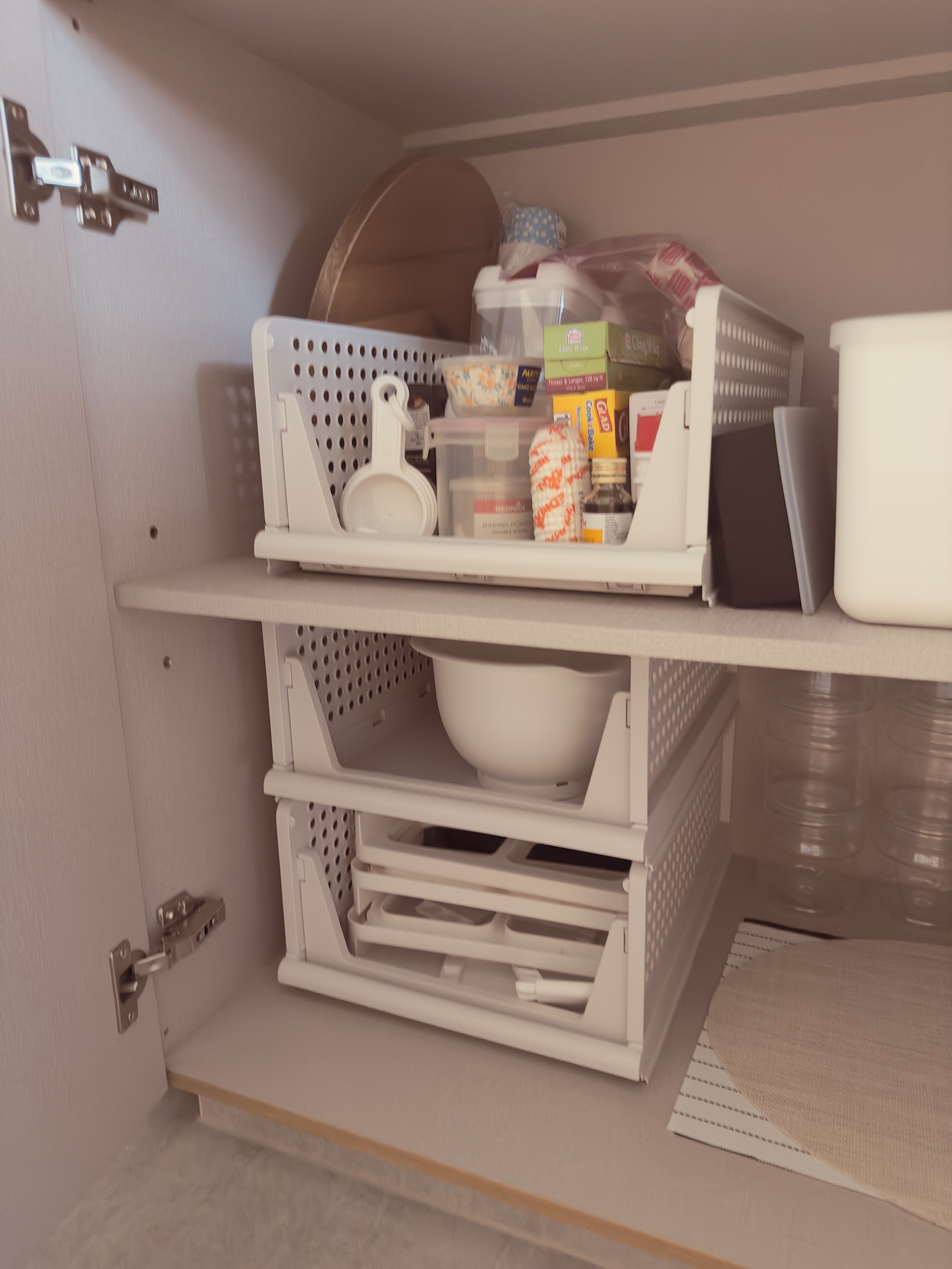 Out of sight, out of mind! Our kitchen organisational tips!