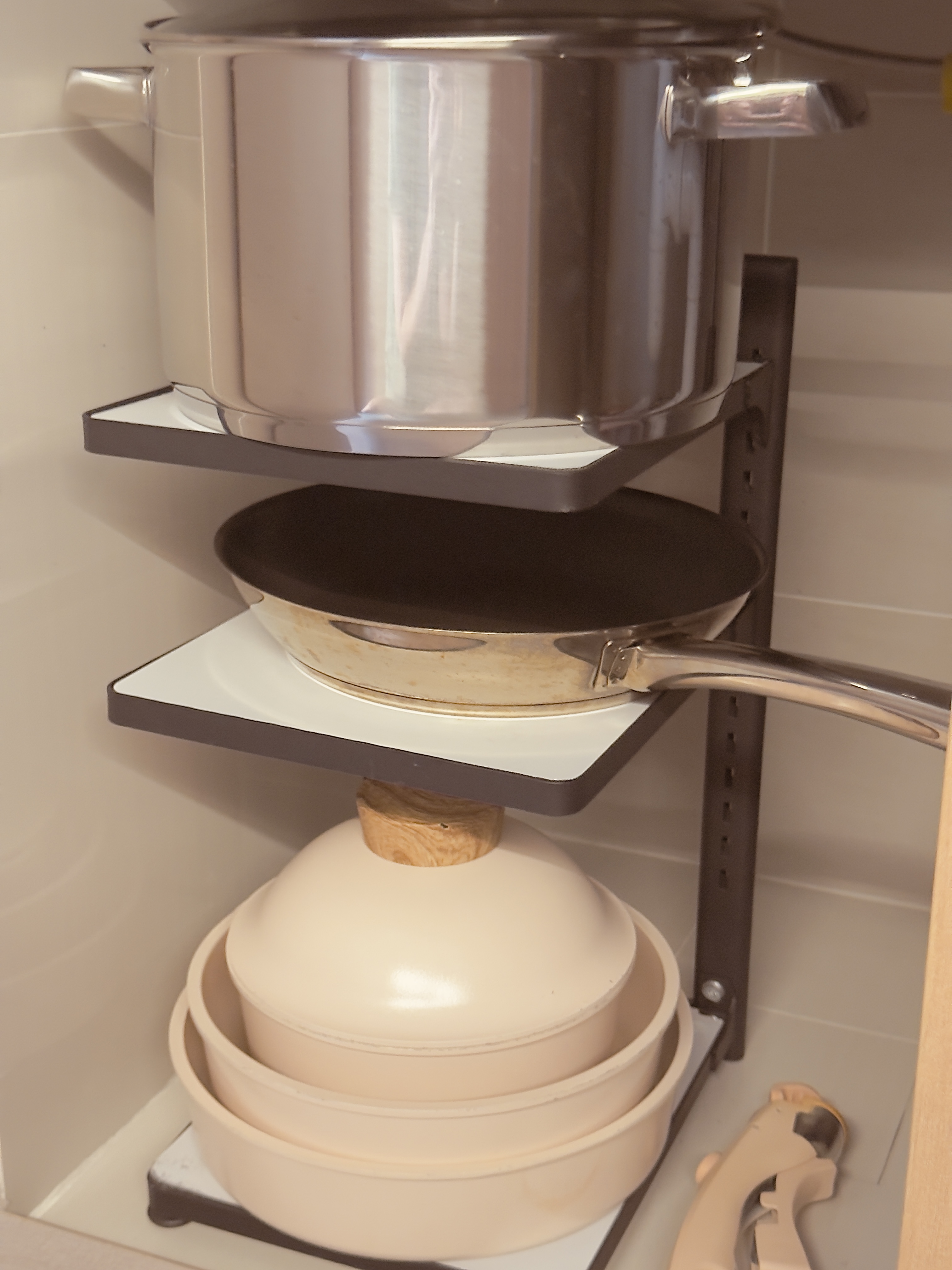 Out of sight, out of mind! Our kitchen organisational tips!