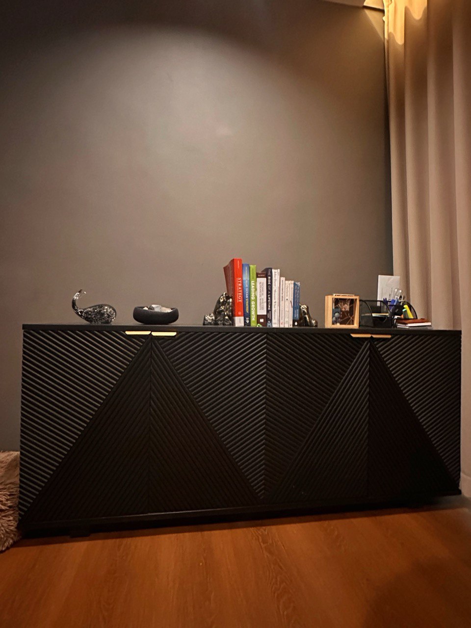 Walnut & Noir: The Perfect Study Haven