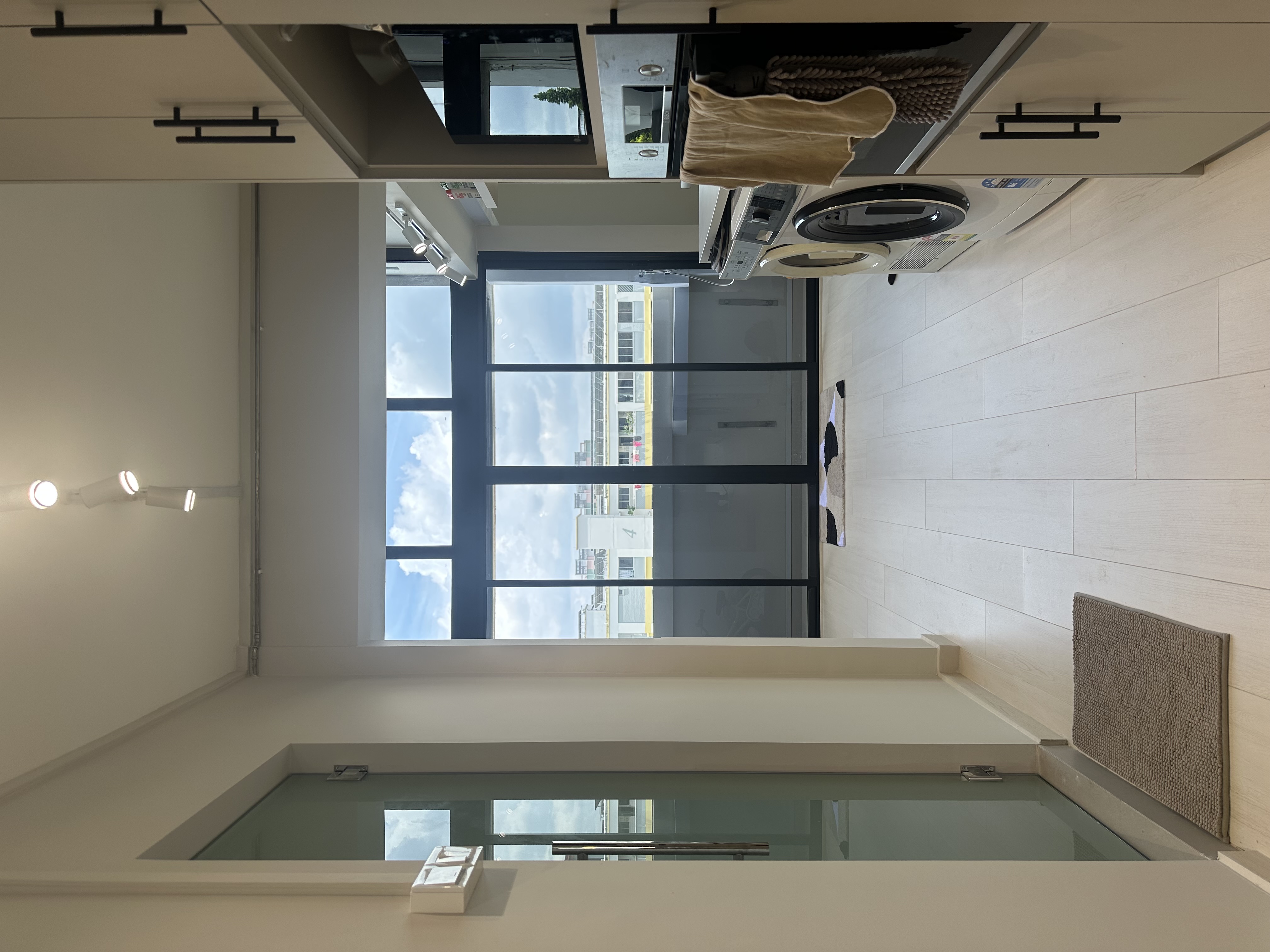 House Tour: Inside an Airy 1668sqft Corner Unit Executive Maisonette