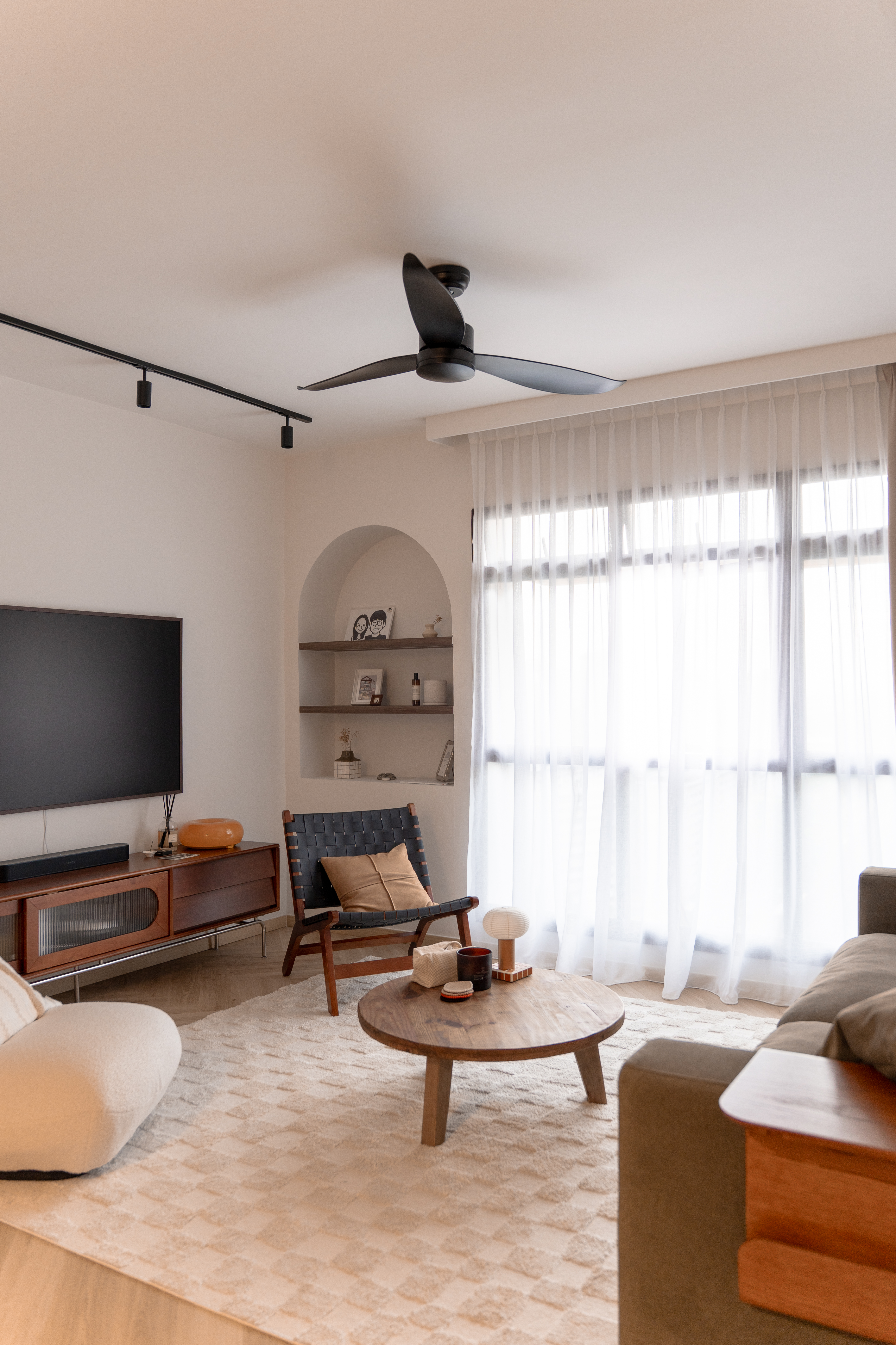 Home tour of our warm & cosy 5-rm resale flat inspired by local cafes!