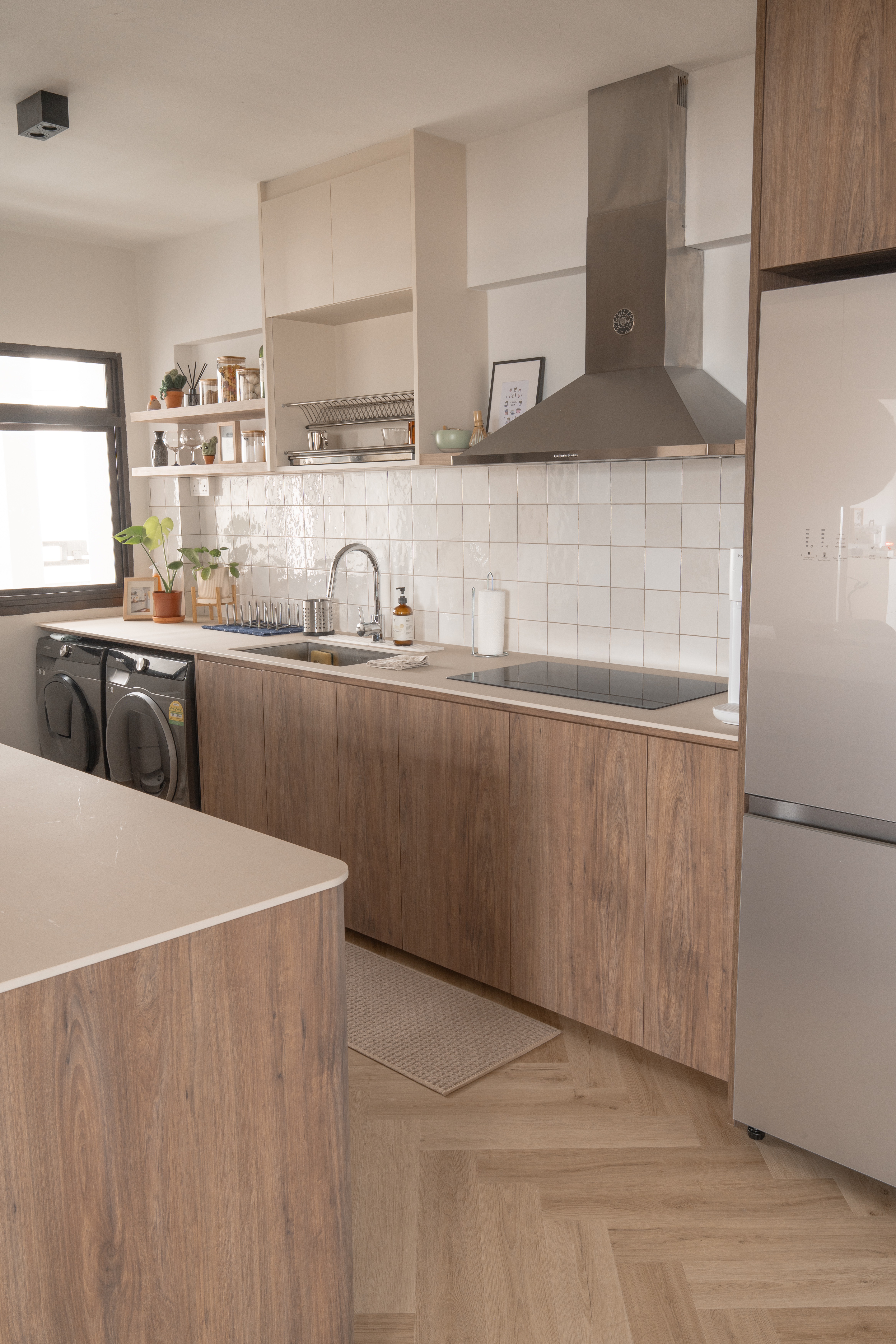 Home tour of our warm & cosy 5-rm resale flat inspired by local cafes!