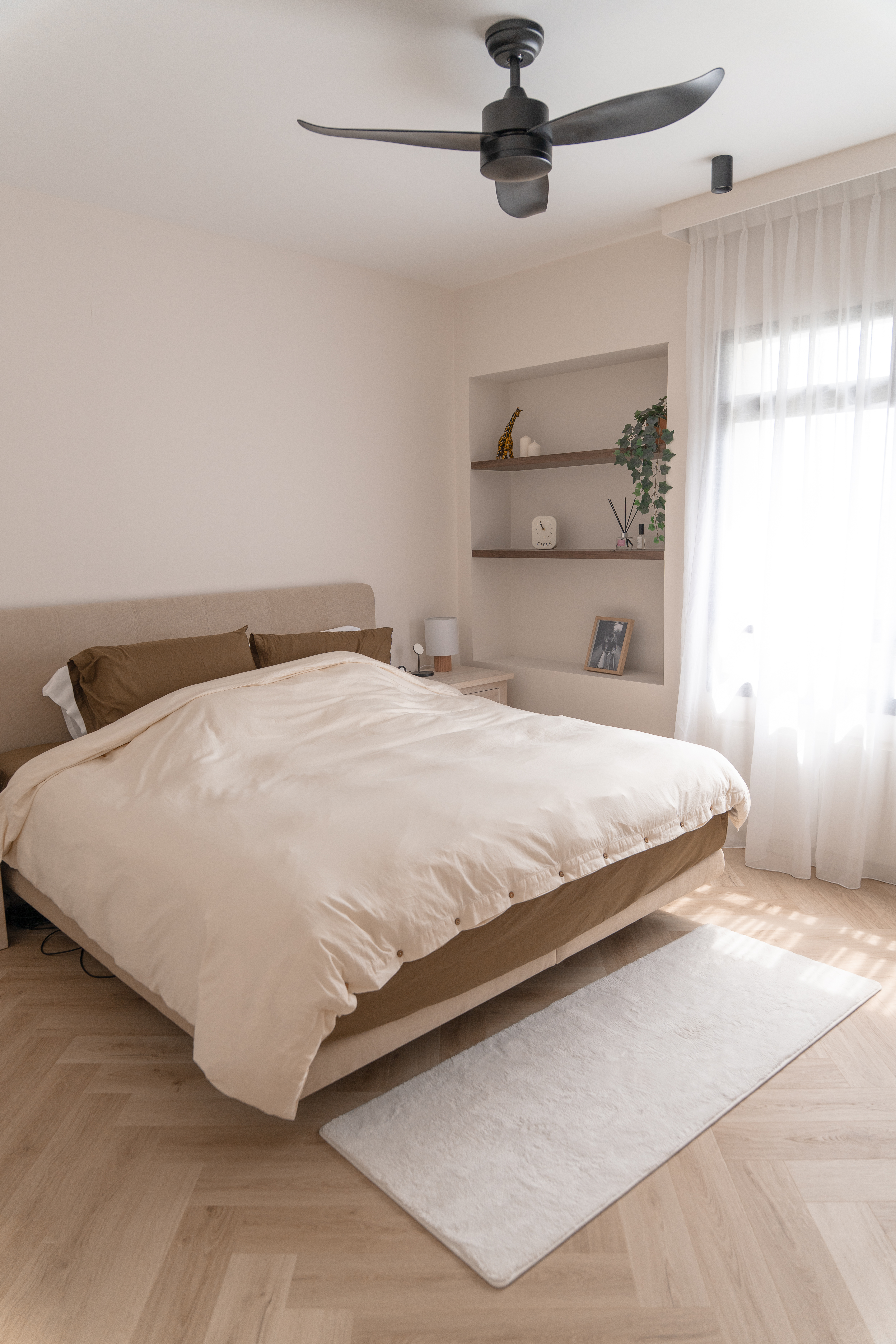 Home tour of our warm & cosy 5-rm resale flat inspired by local cafes!