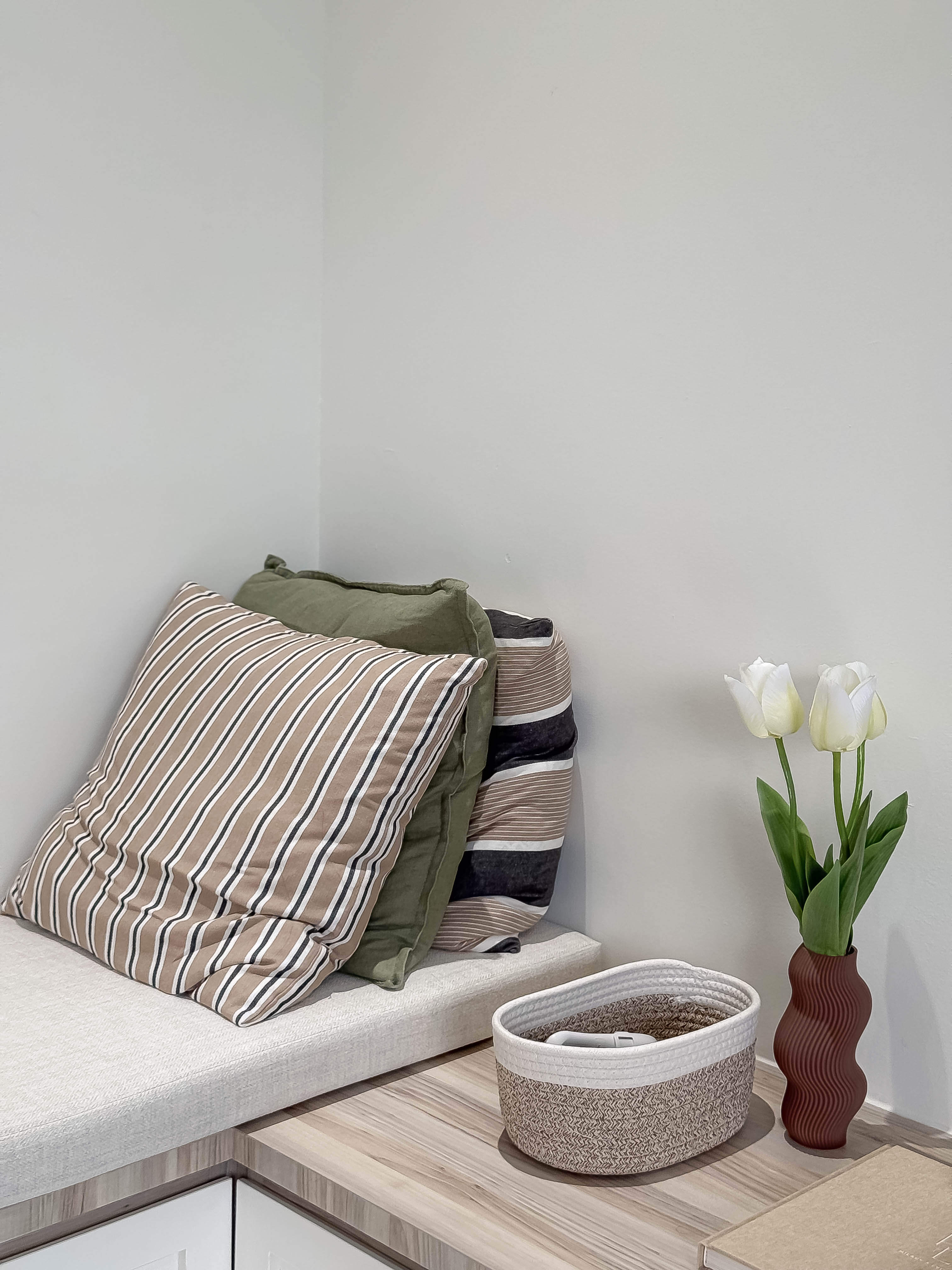 Scandi Living Room: Neutral Colours with Dark Accents