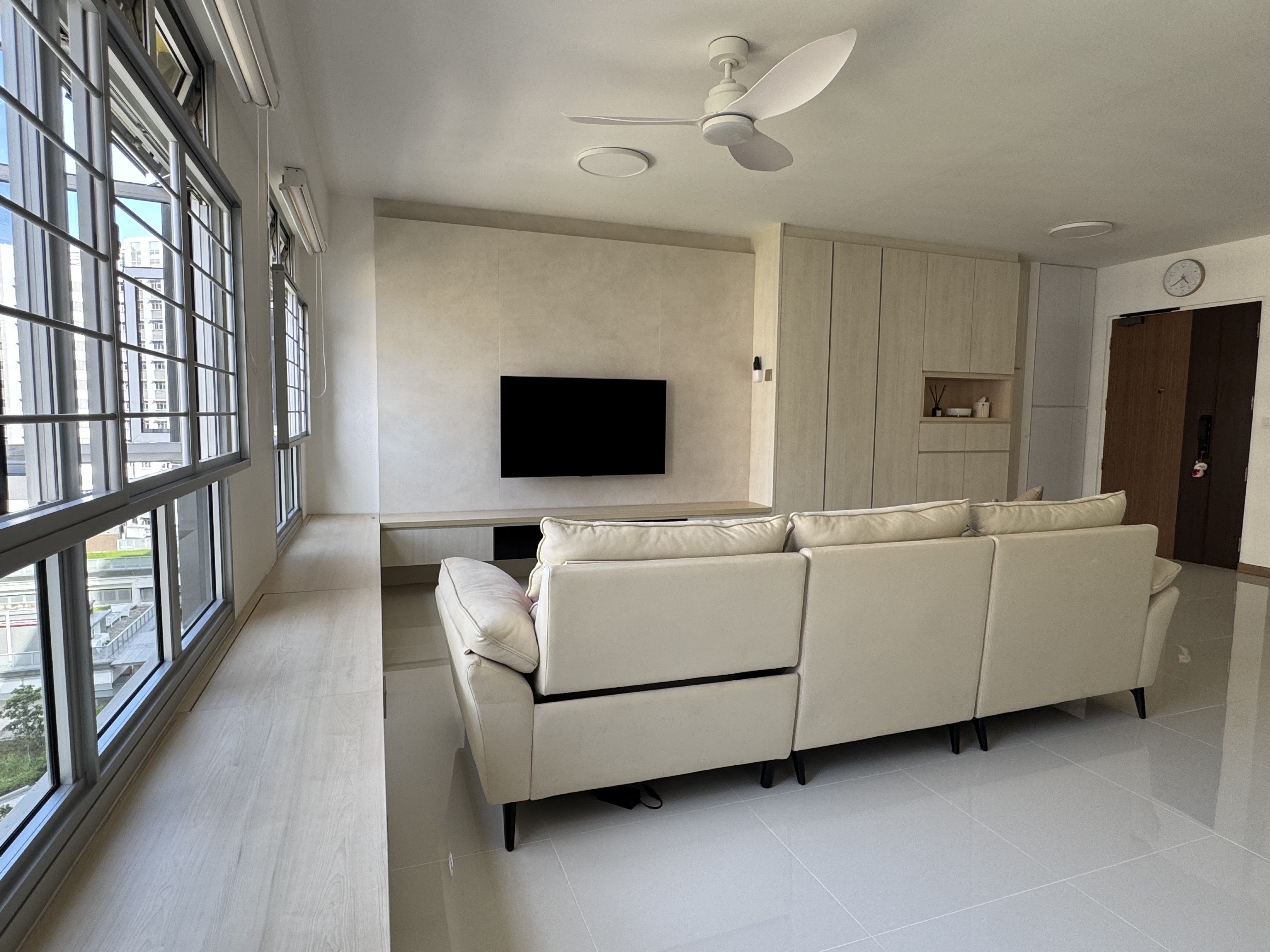 Workflow-based,-minimalist-inspired-and-functional-5-room-BTO.-