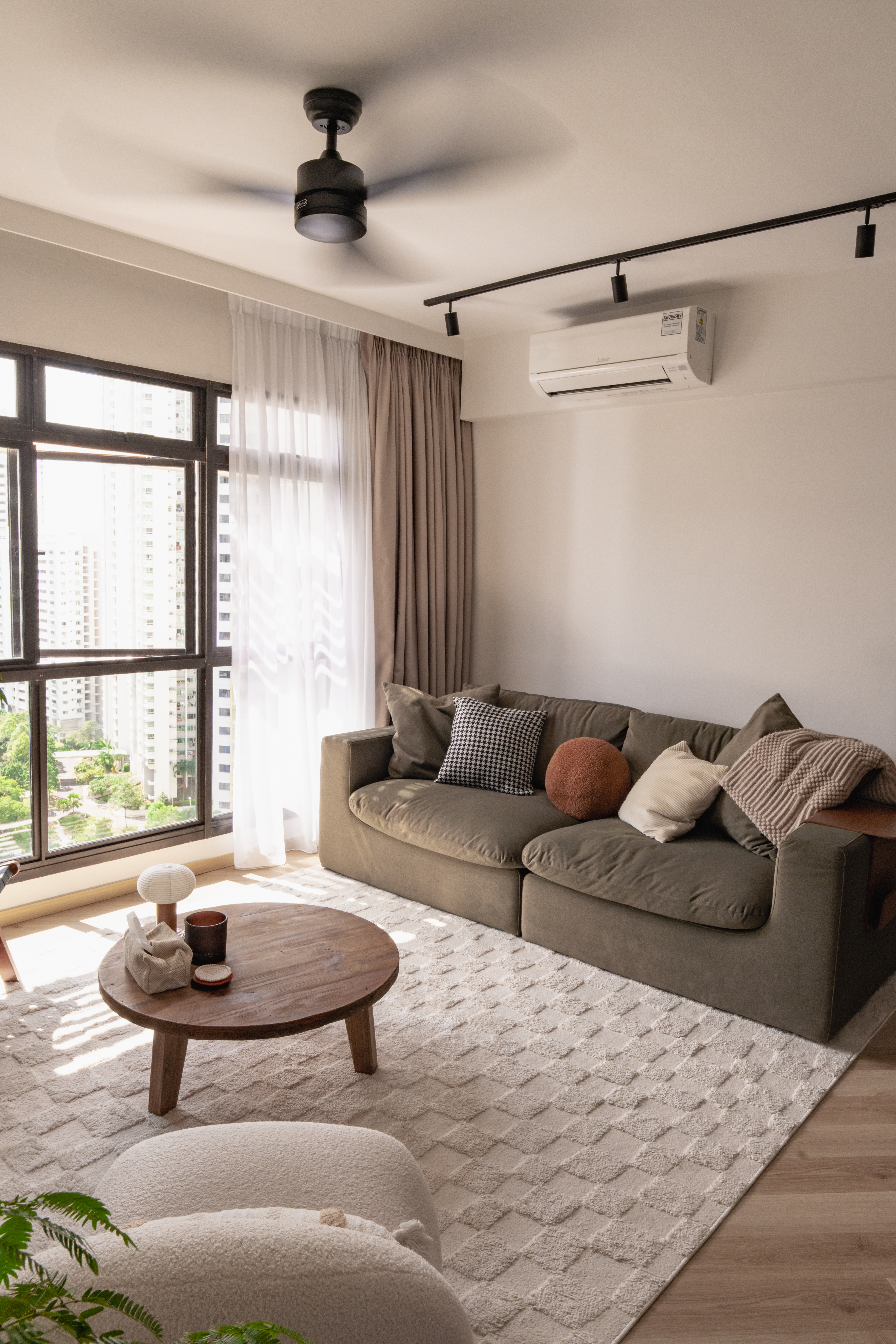 Recipe for the perfect modern + homey living space: