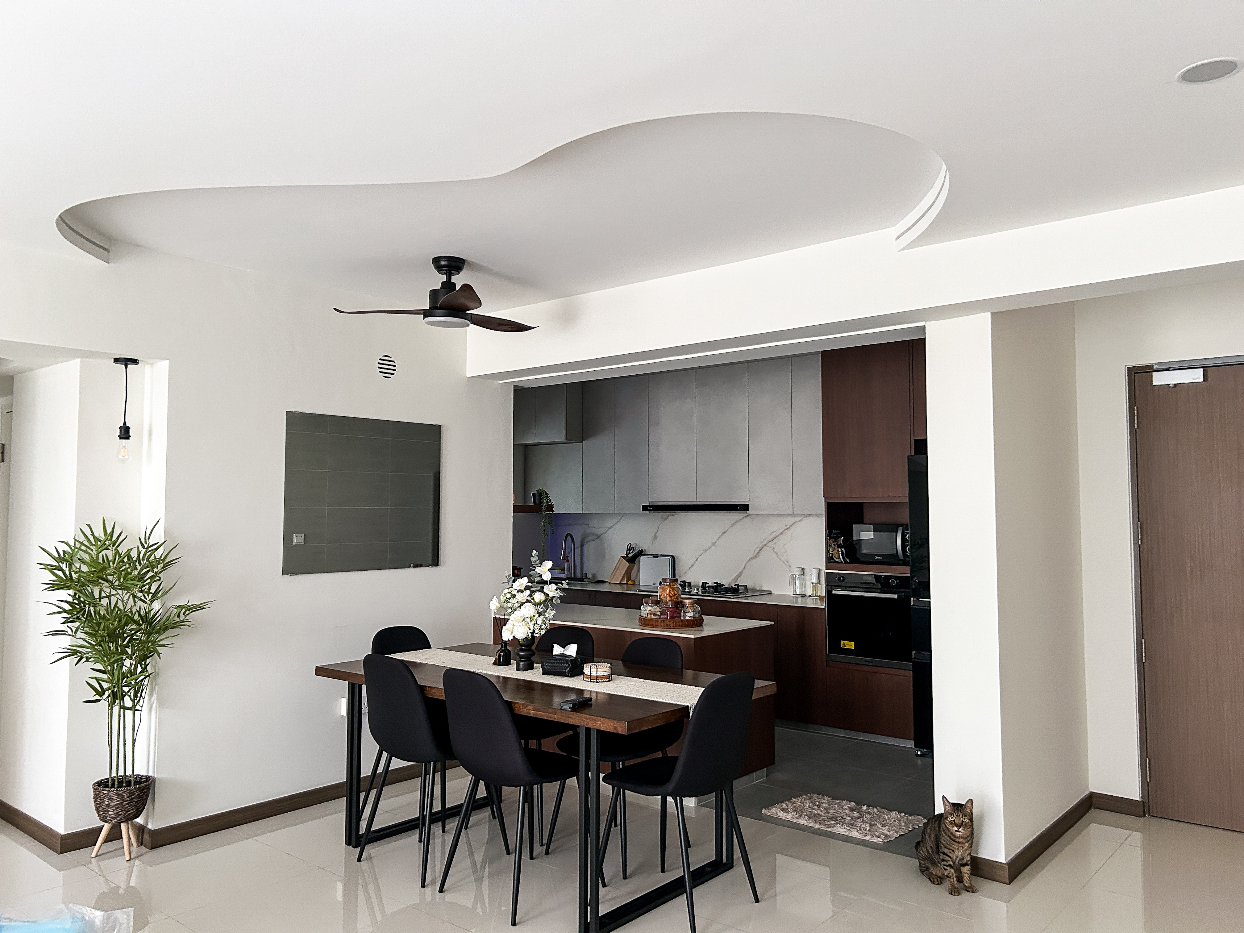 Our-curved-ceiling-looks-like-a-heart-shape!-#Tengah5RoomBTO