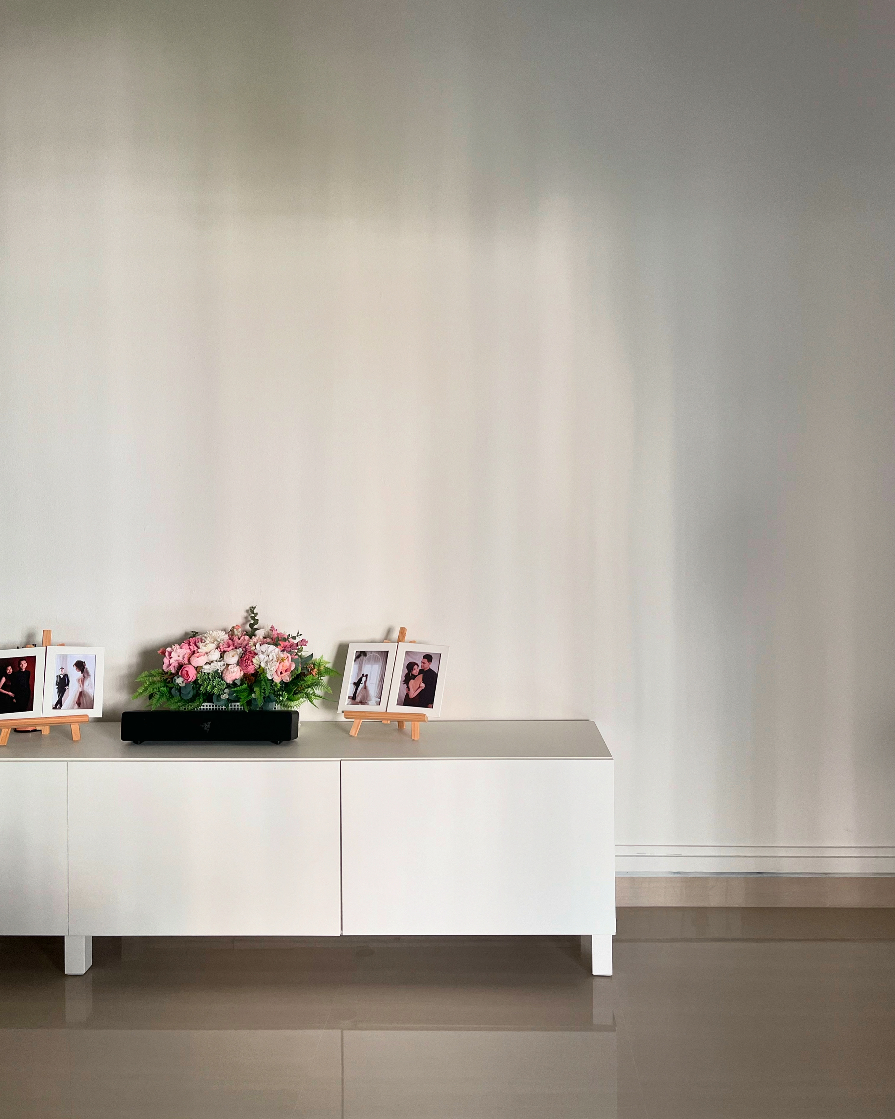 Living It Up in a Blank Canvas of Comfort