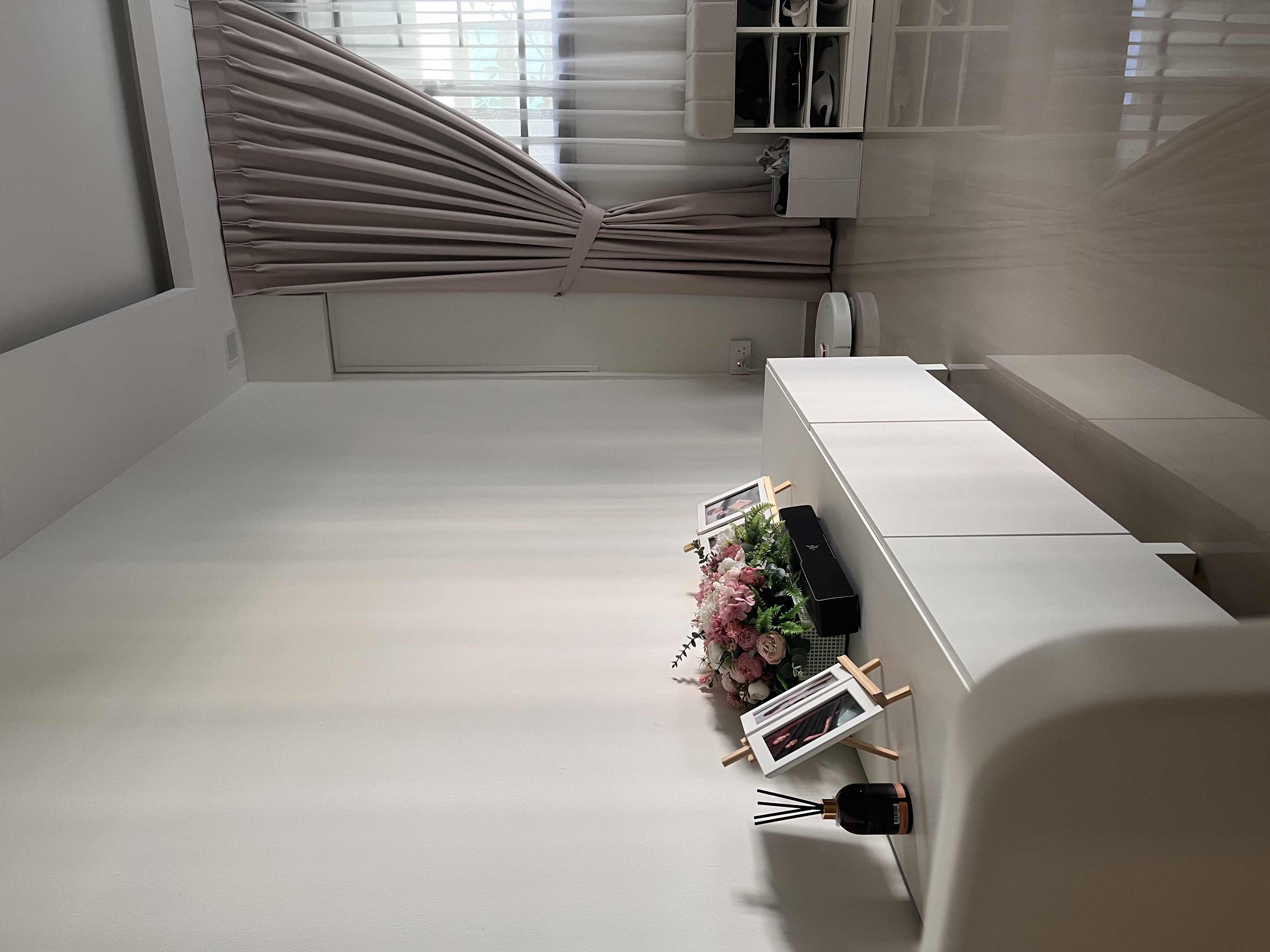 Living It Up in a Blank Canvas of Comfort