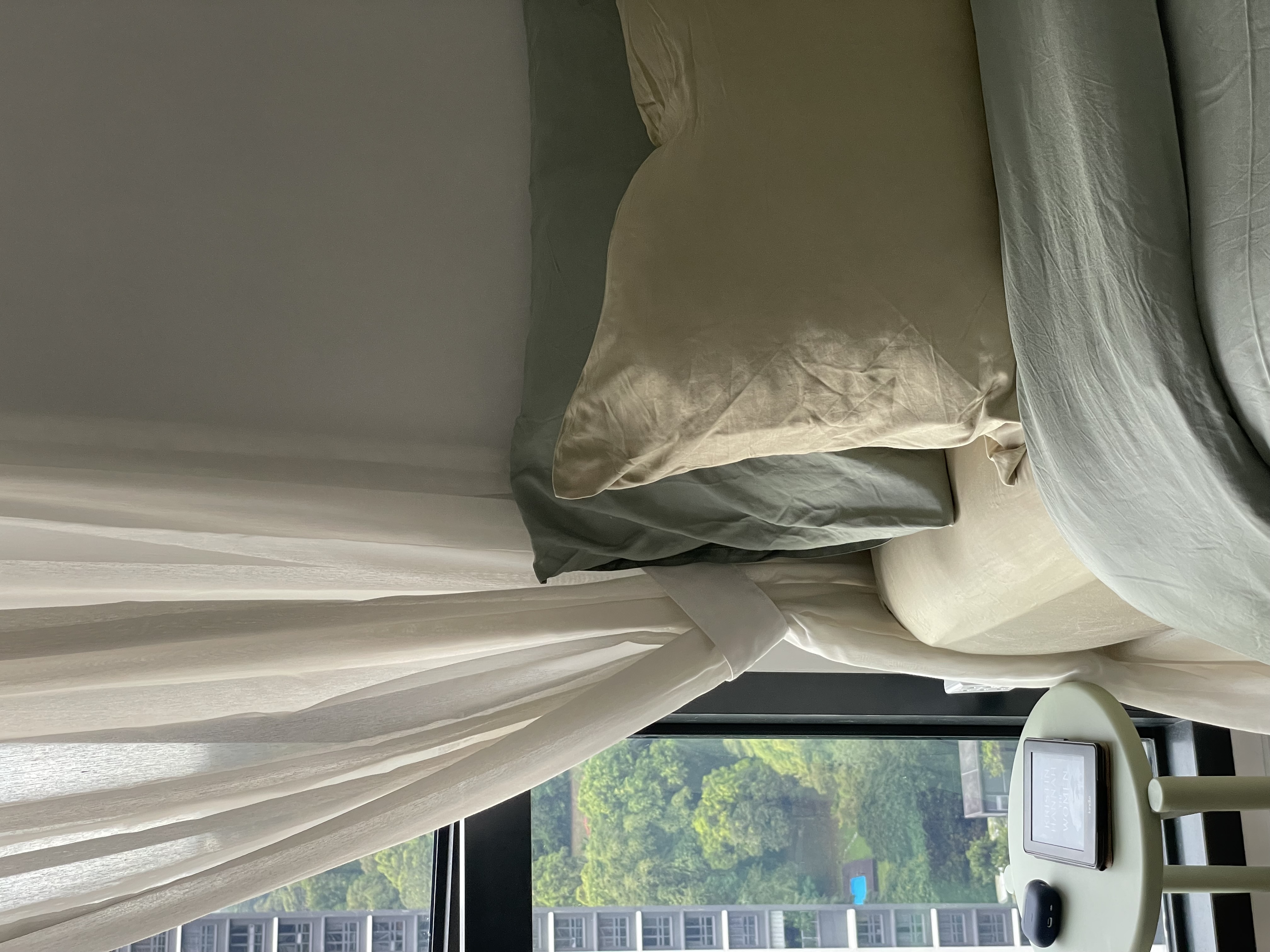 A Pop of Color in the Bedroom 🩷🩵💜💚