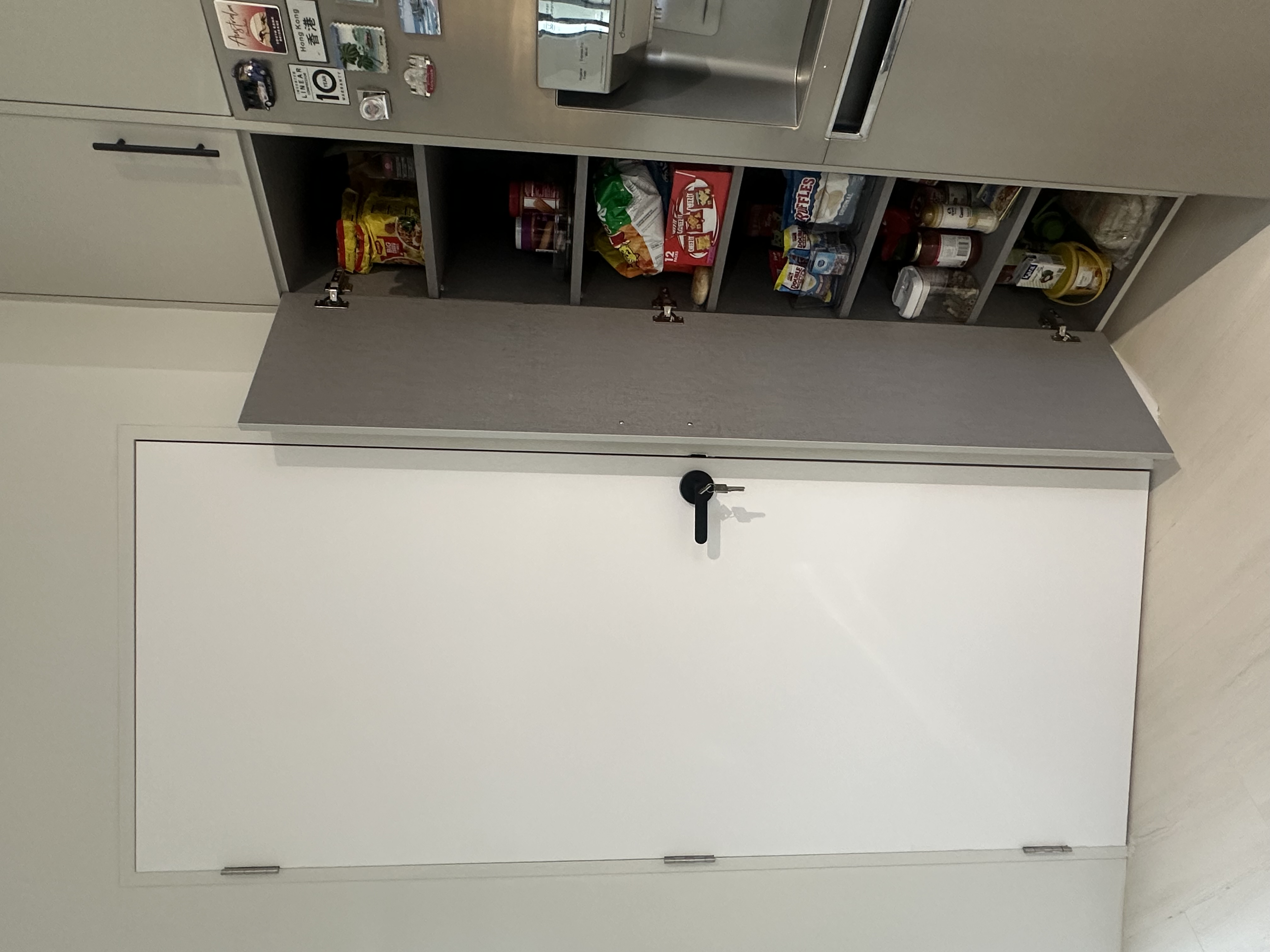 The Heart of the Home: An Open Mod-Scandi Kitchen that Flows with Life