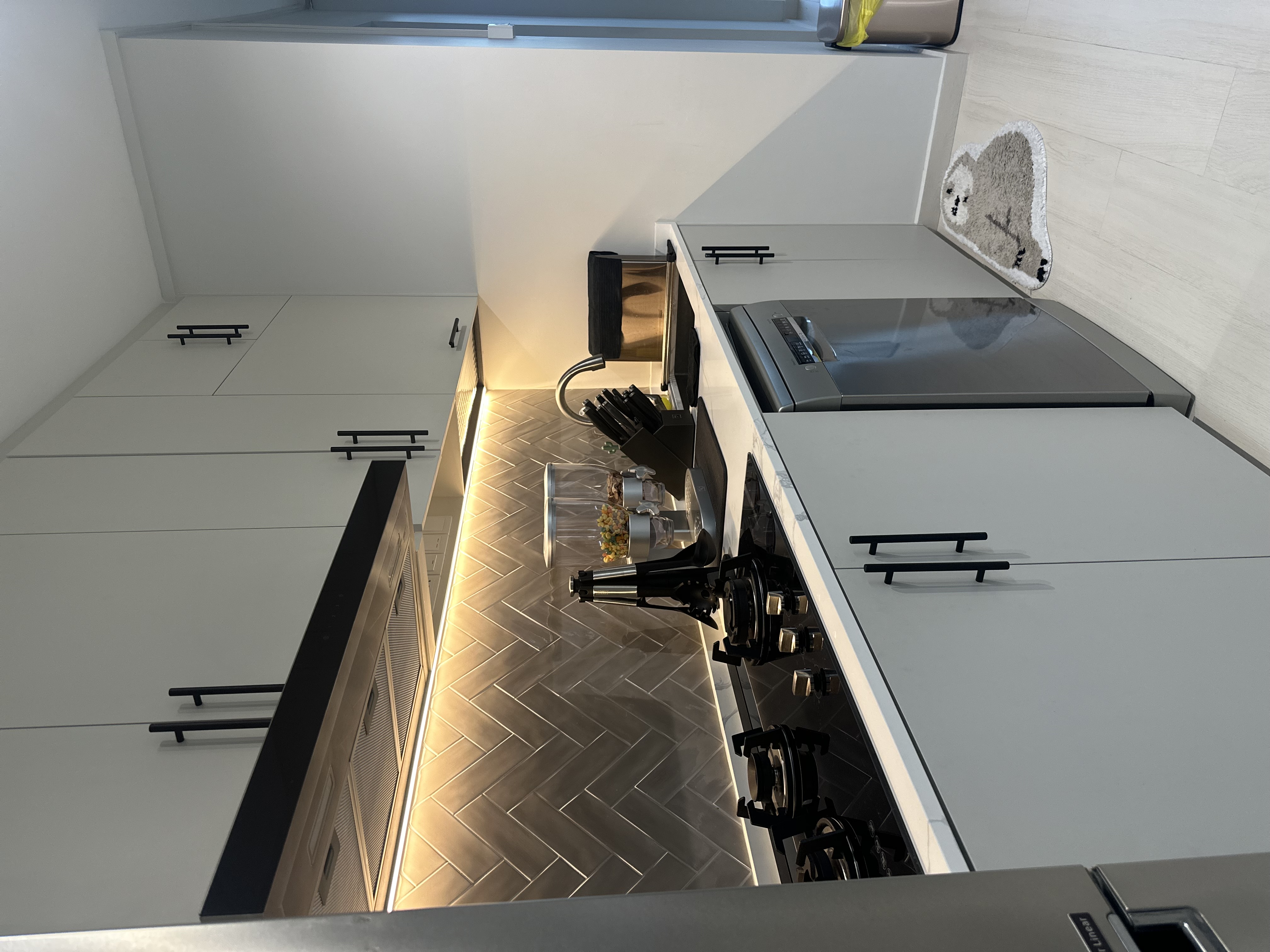 The Heart of the Home: An Open Mod-Scandi Kitchen that Flows with Life