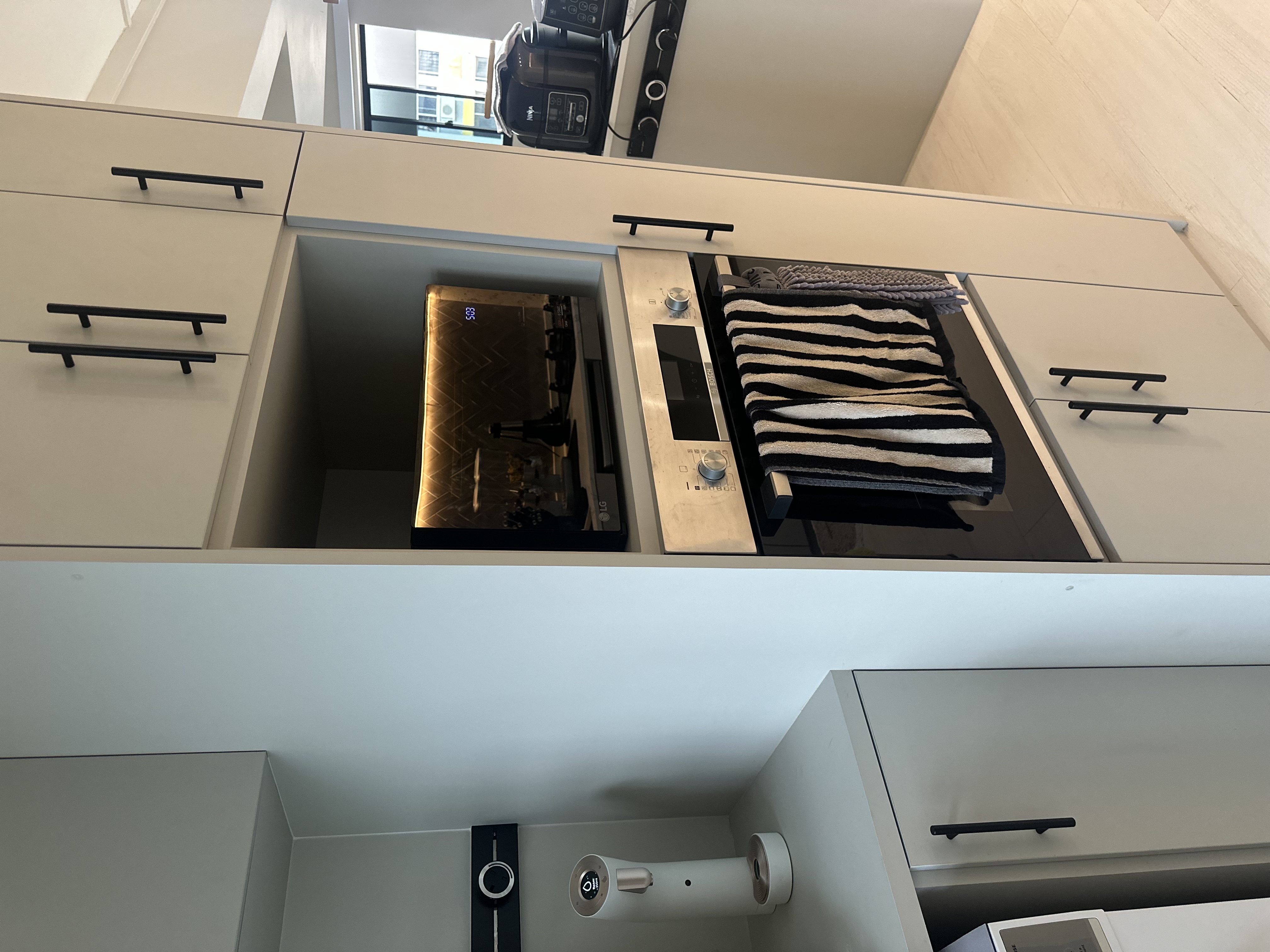 The Heart of the Home: An Open Mod-Scandi Kitchen that Flows with Life