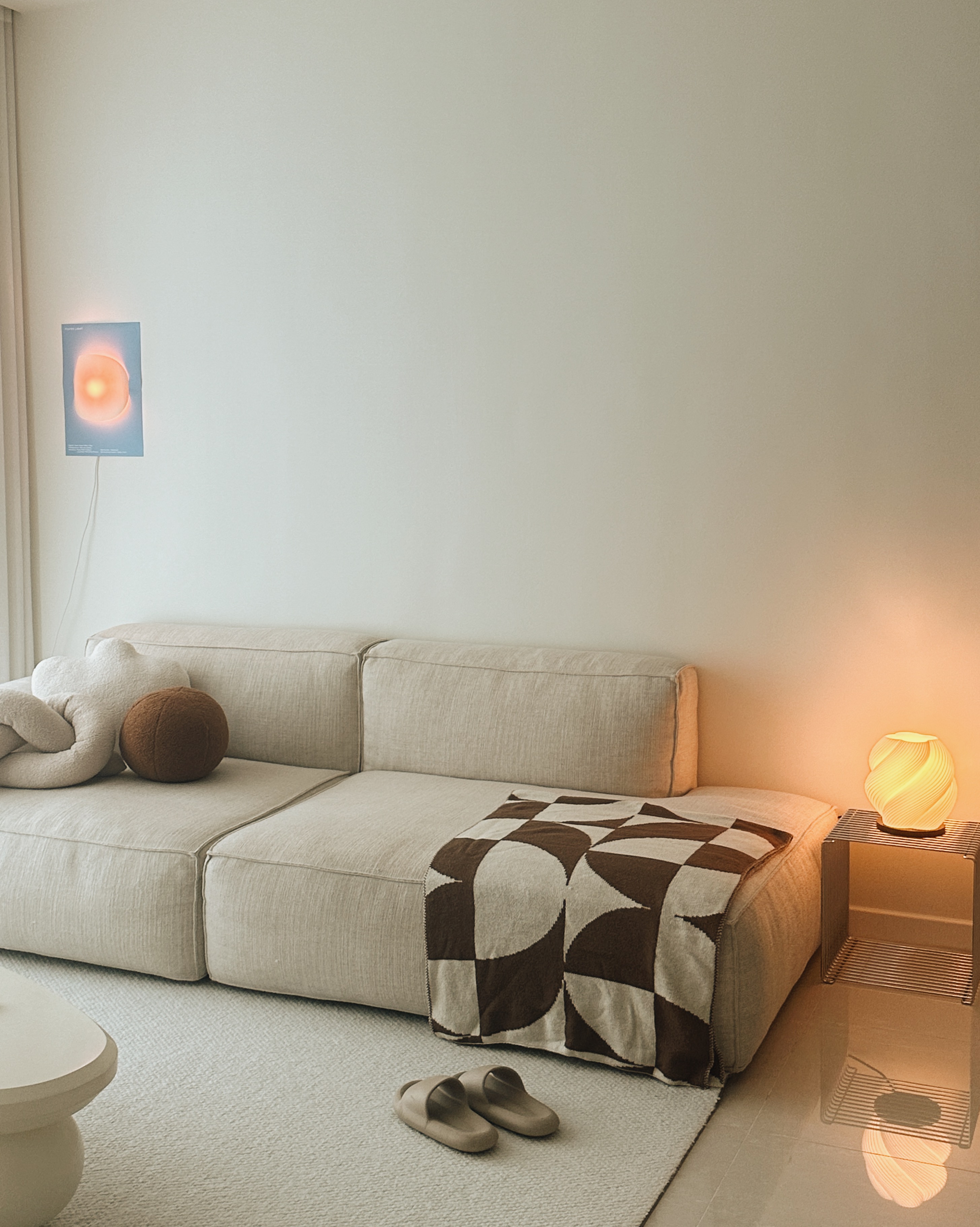 The-Quiet-Charm-of-a-Minimalist-Home