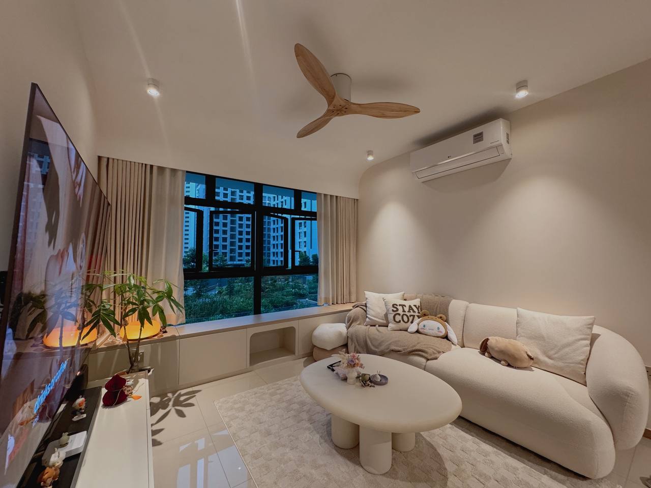 Home Tour 🏠: A $62K Creamy Home with Woody Accents and Curved Touches