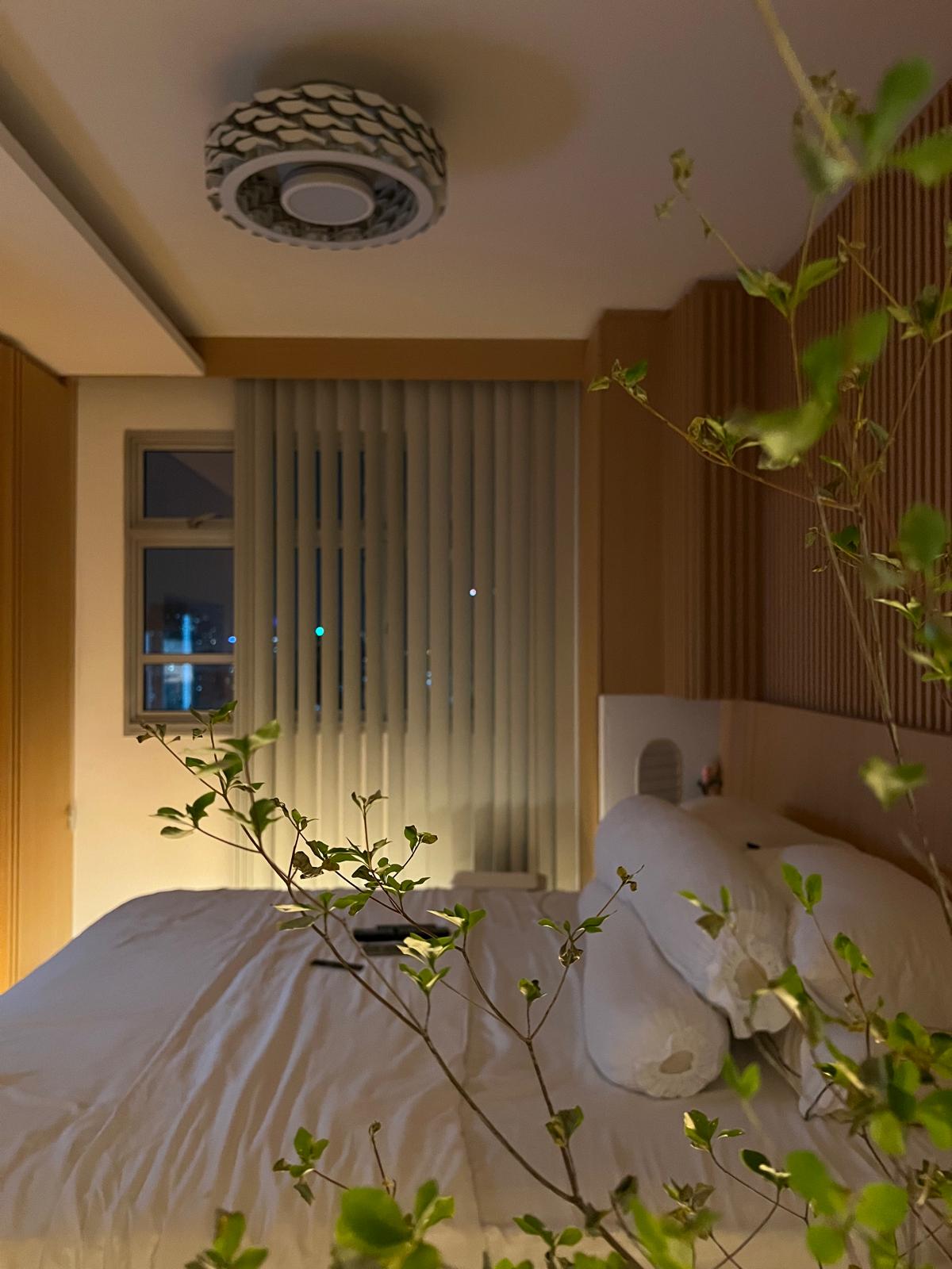 The Art of a Seasonal Refresh — One Vase at a Time