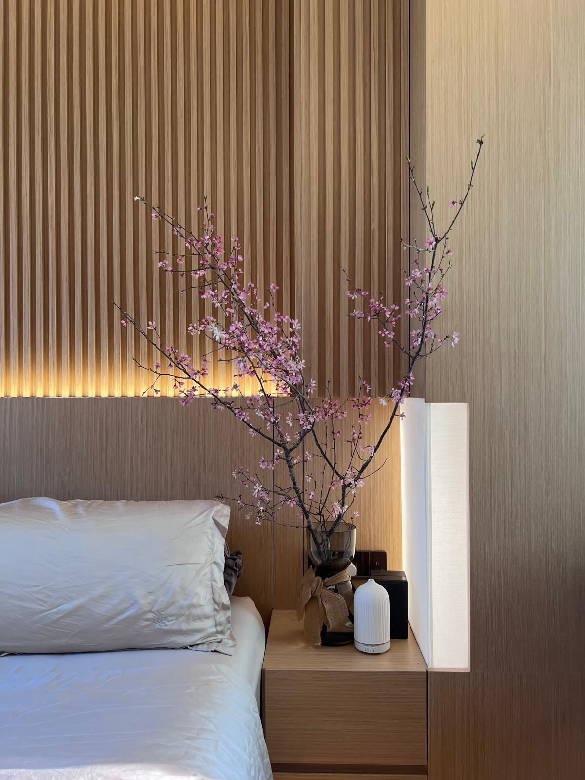 The Art of a Seasonal Refresh — One Vase at a Time