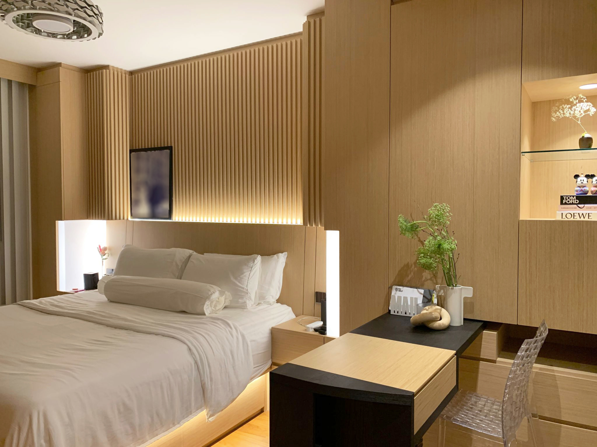 The Art of a Seasonal Refresh — One Vase at a Time