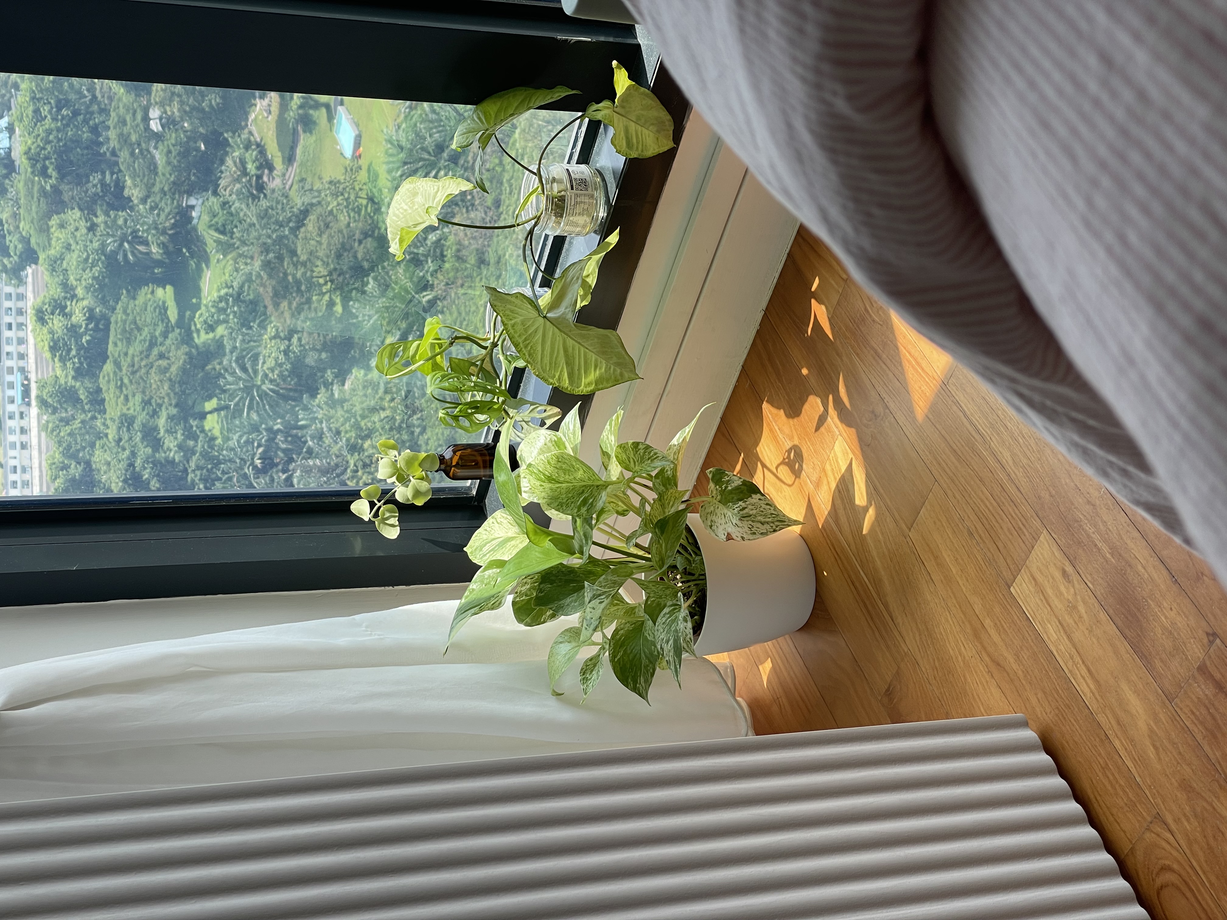 3-Simple-Tips-for-a-Cozy-Bedroom-🕯️🍃☁️