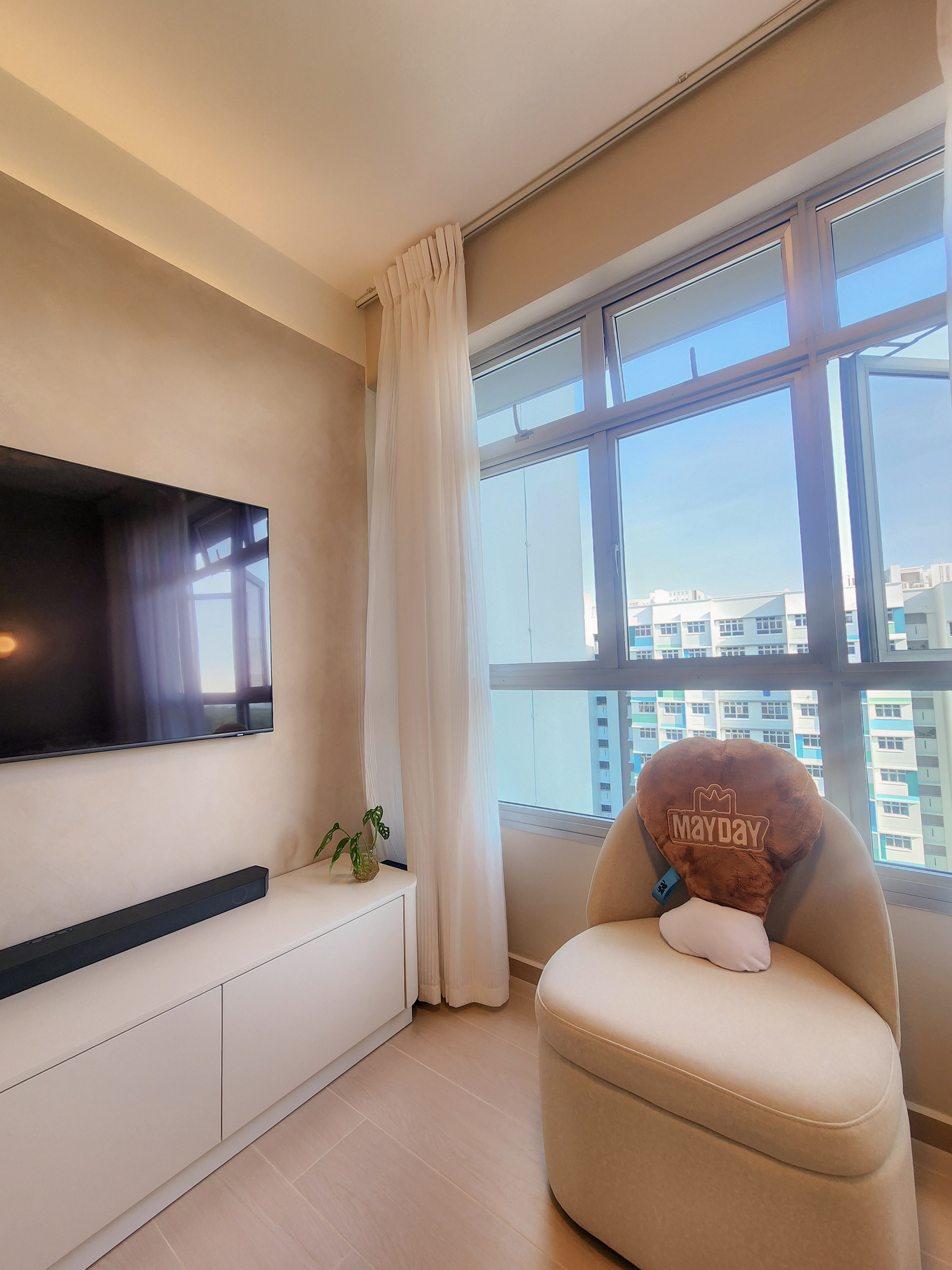 Creamy cafe inspired living room, it's like living in a vanilla latte!