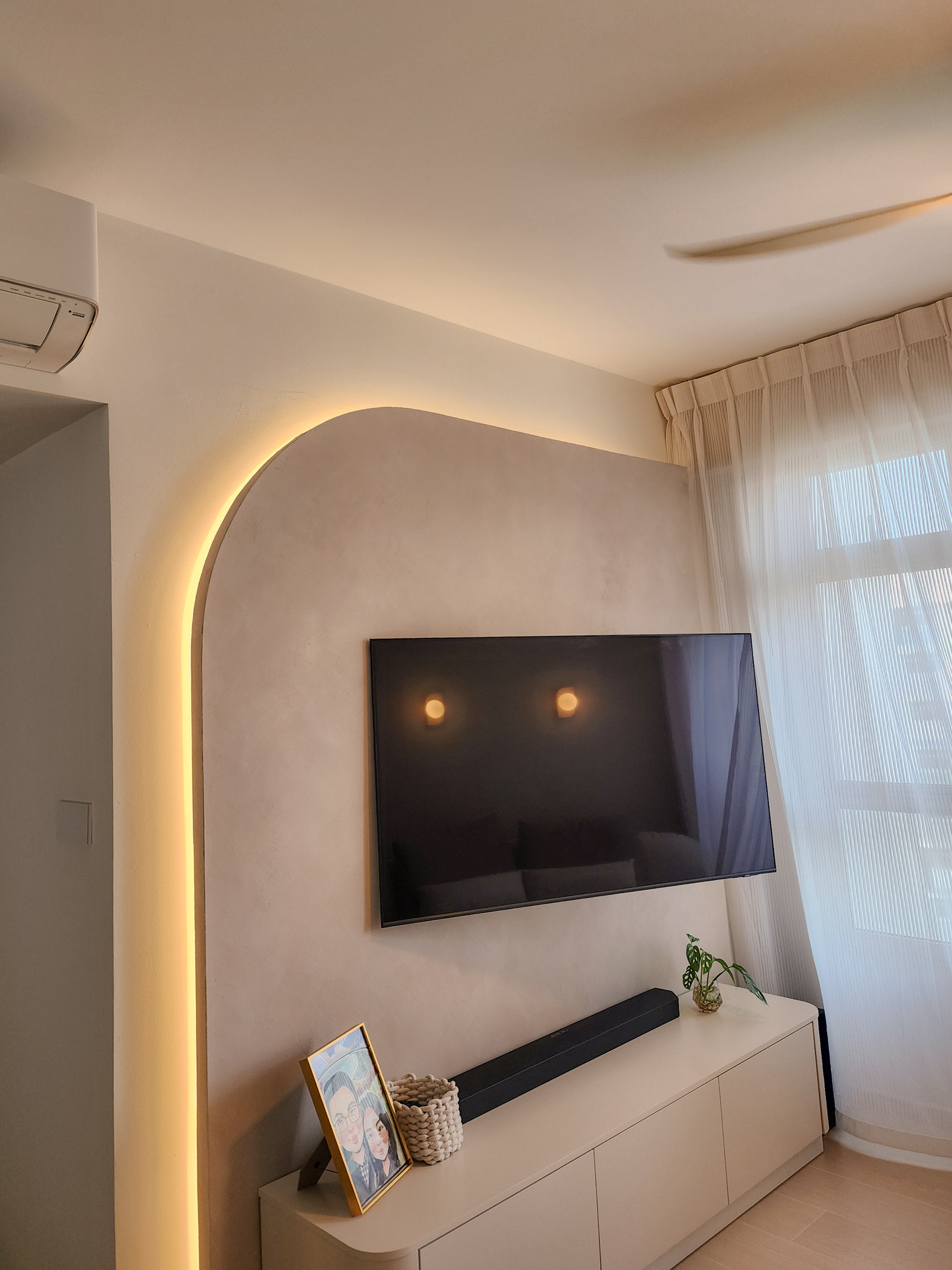 Creamy cafe inspired living room, it's like living in a vanilla latte!