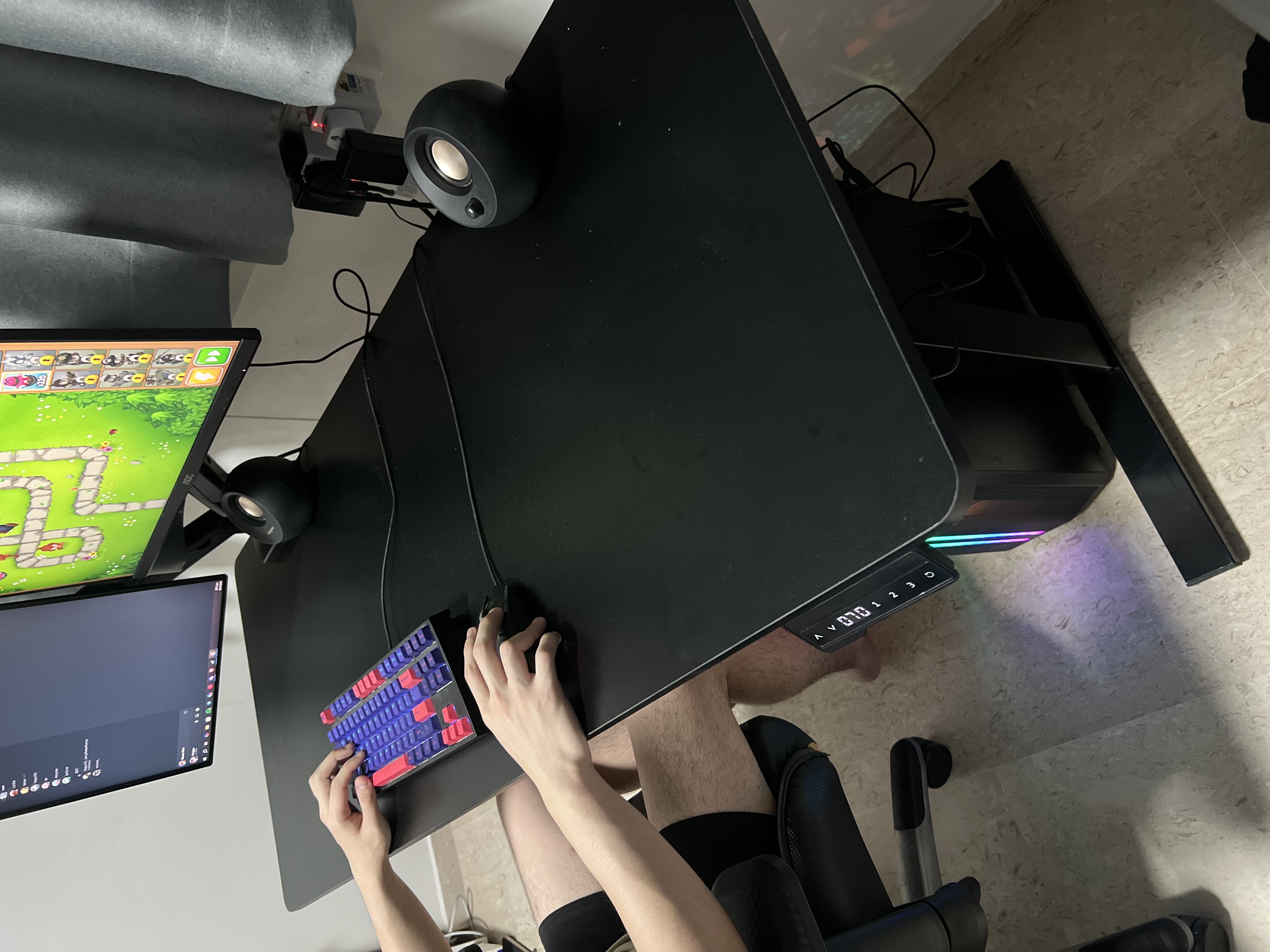 $220 for 140cm Auto Table