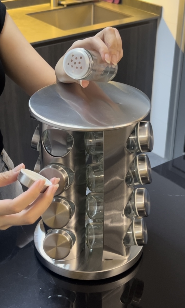 Spinning spice rack