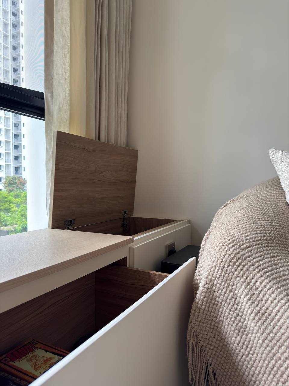 🍦 Our Living Room: Cozy Corners & Clever Hiding Spots