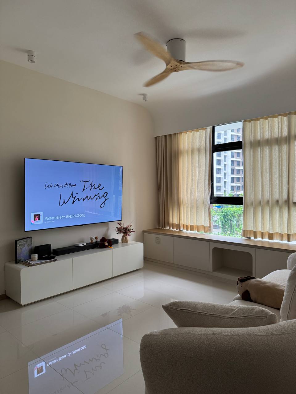 🍦-Our-Living-Room:-Cozy-Corners-&-Clever-Hiding-Spots