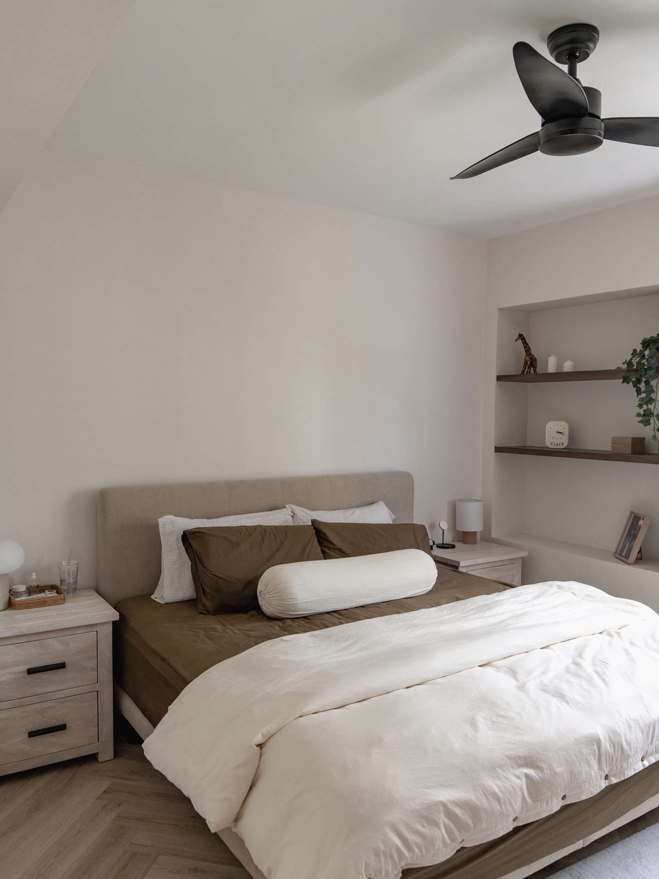 Alternate room configurations: Combining the master & common bedrooms
