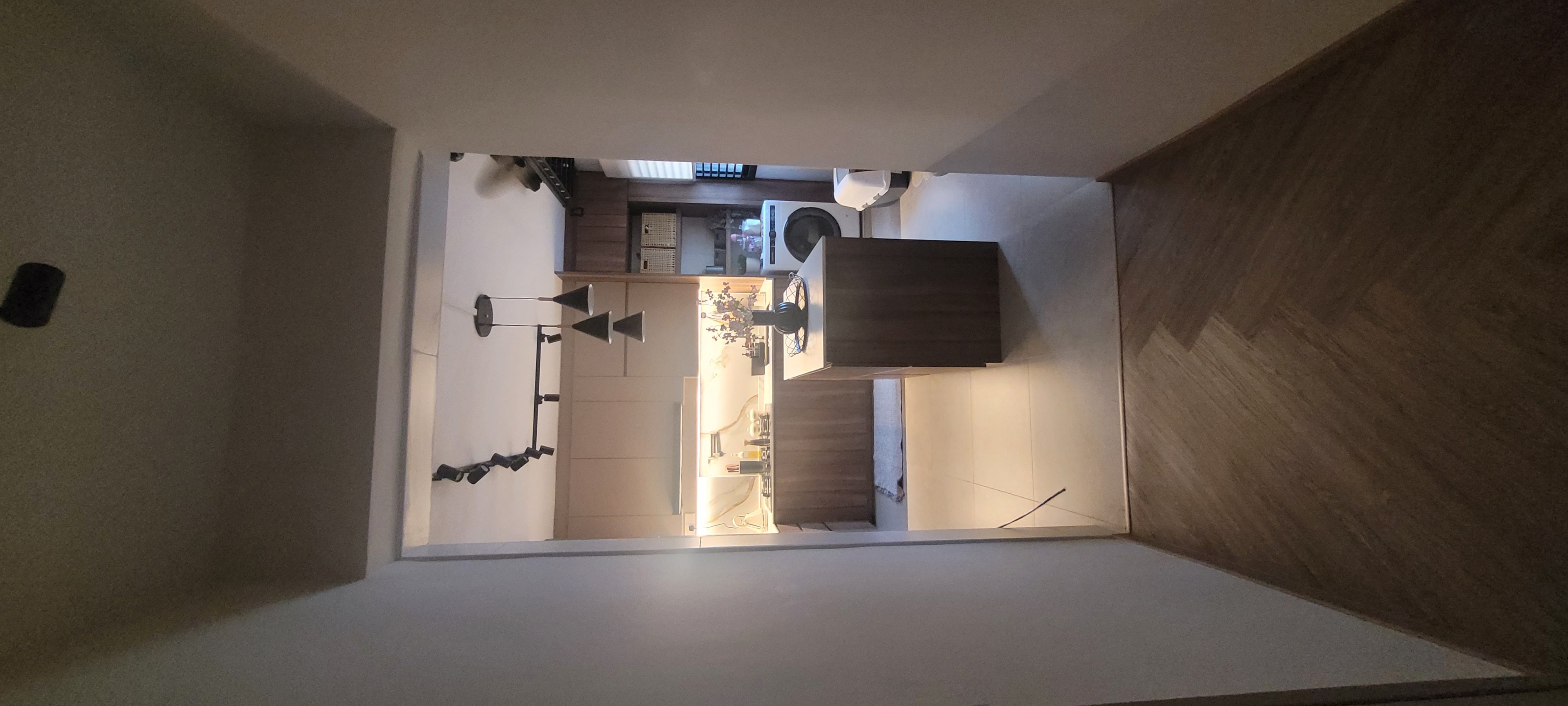 Closed & Squarish Kitchen : How we make it work!