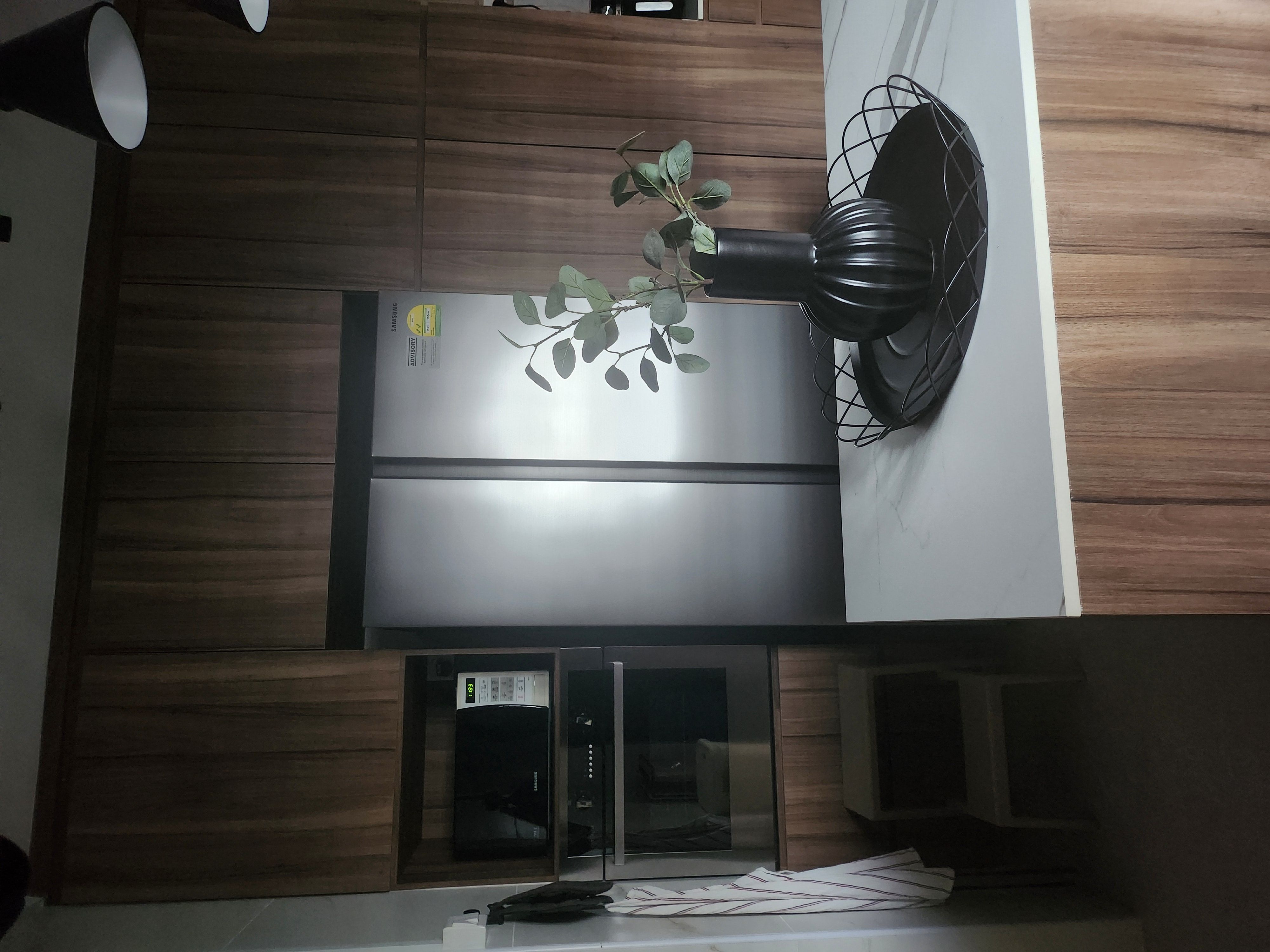 Closed & Squarish Kitchen : How we make it work!