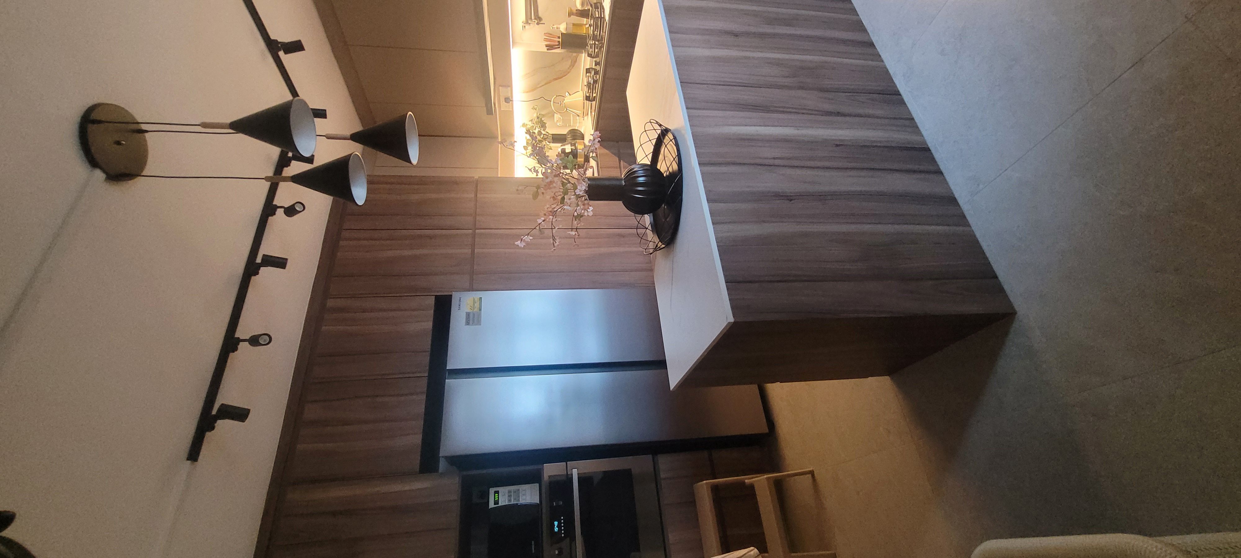 Closed & Squarish Kitchen : How we make it work!