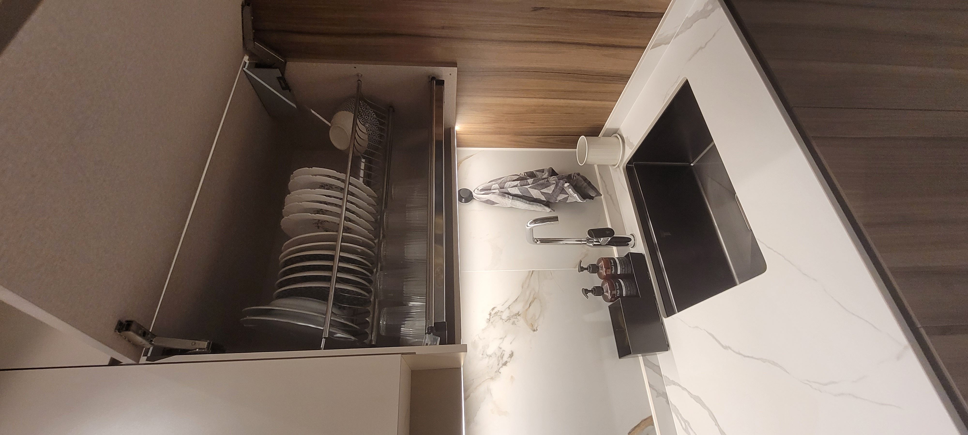 Closed & Squarish Kitchen : How we make it work!