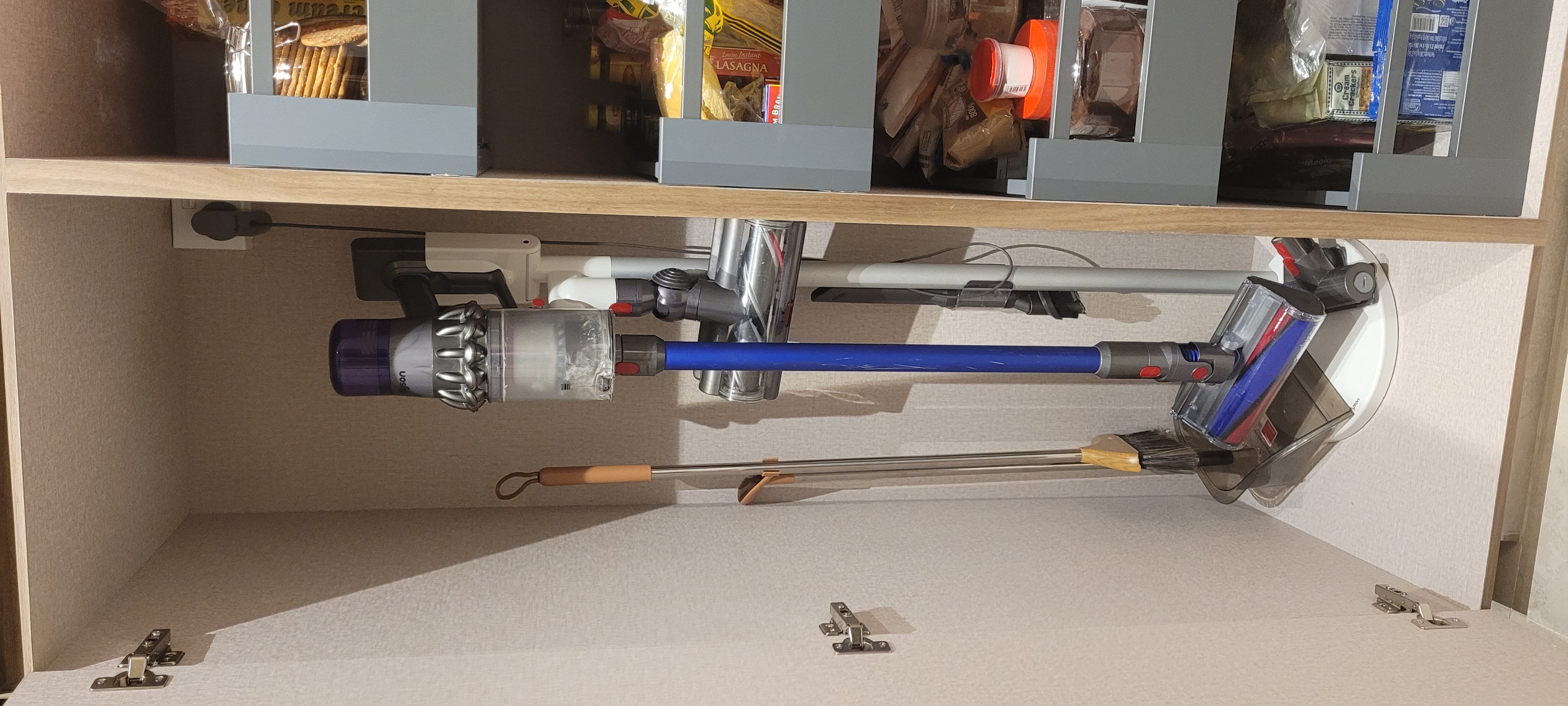 Closed & Squarish Kitchen : How we make it work!