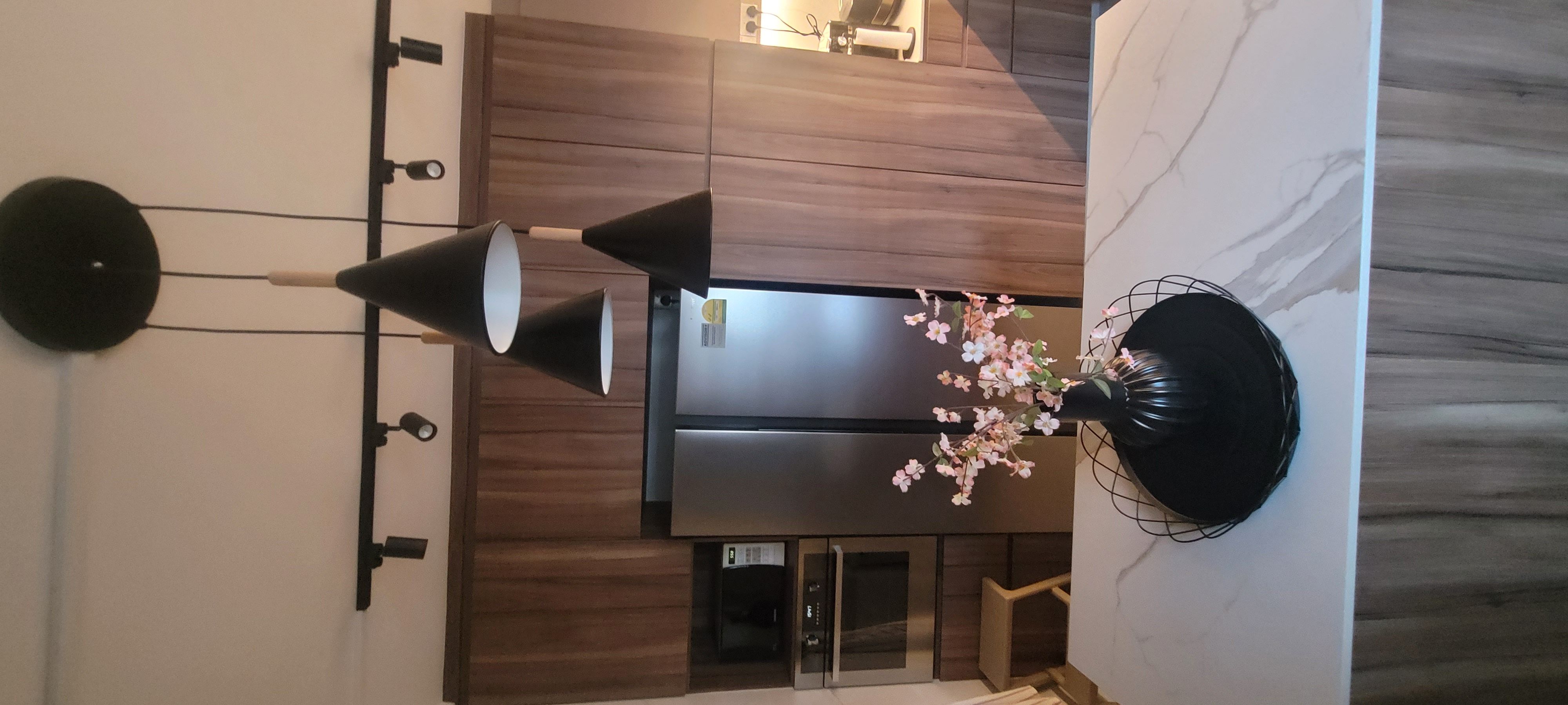 Closed & Squarish Kitchen : How we make it work!