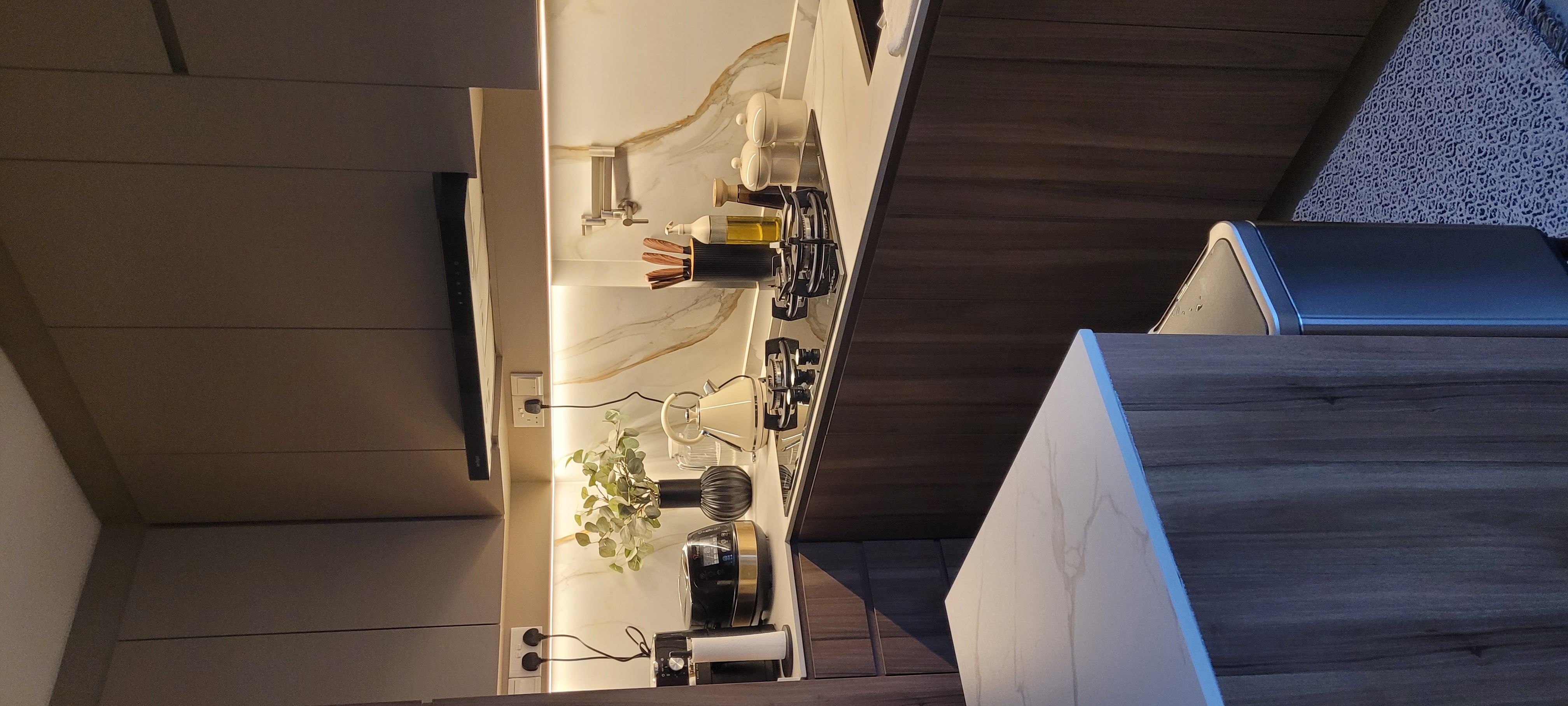 Closed & Squarish Kitchen : How we make it work!