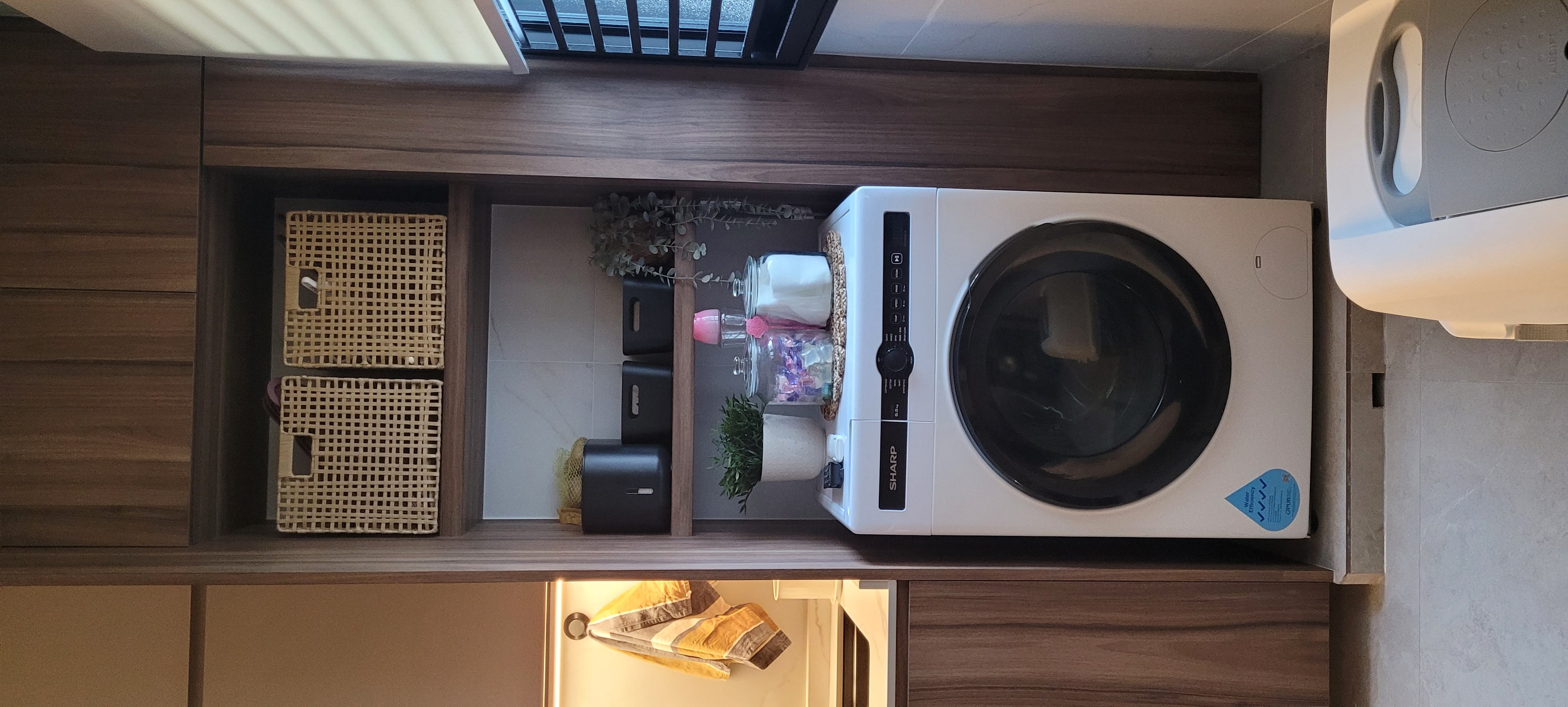 Closed & Squarish Kitchen : How we make it work!