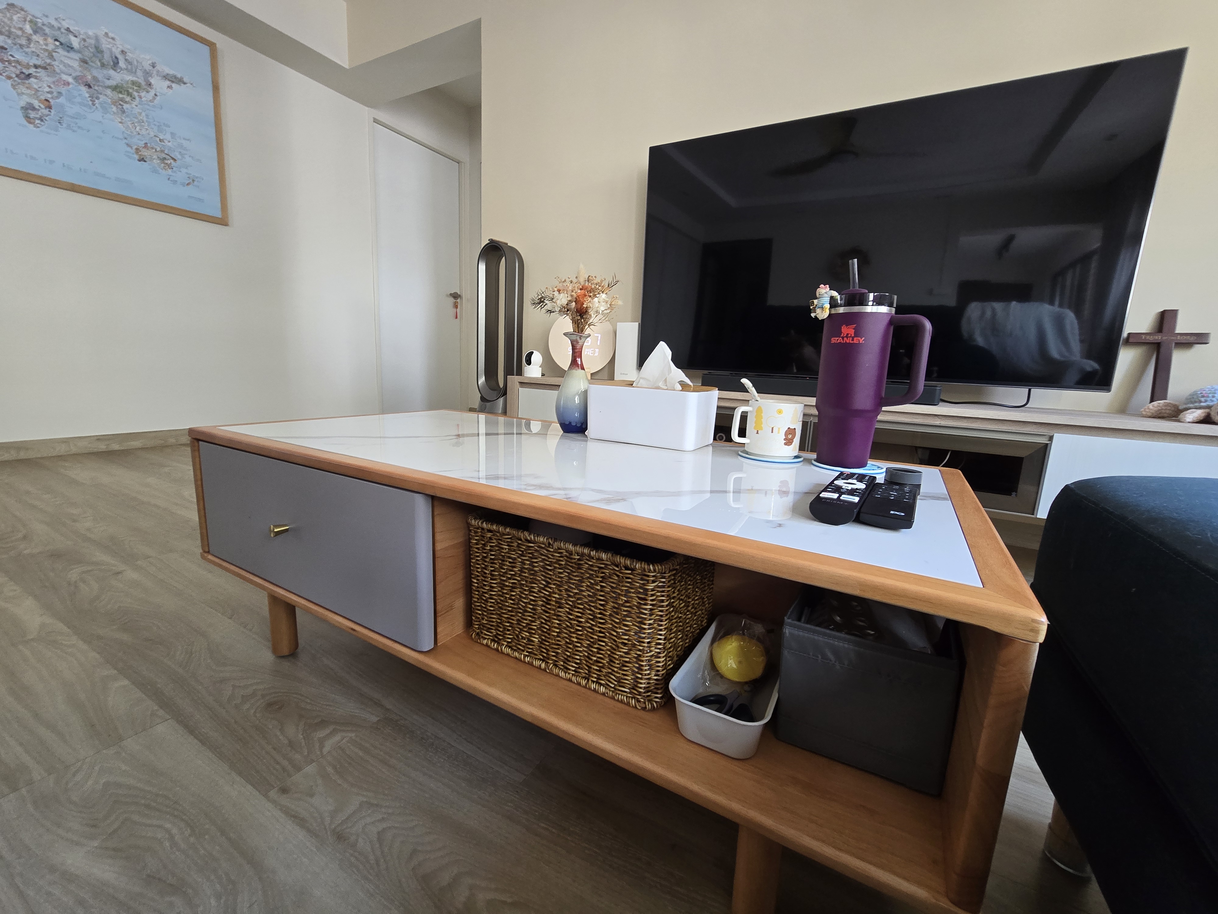 Spacious Square Shaped Living Room!