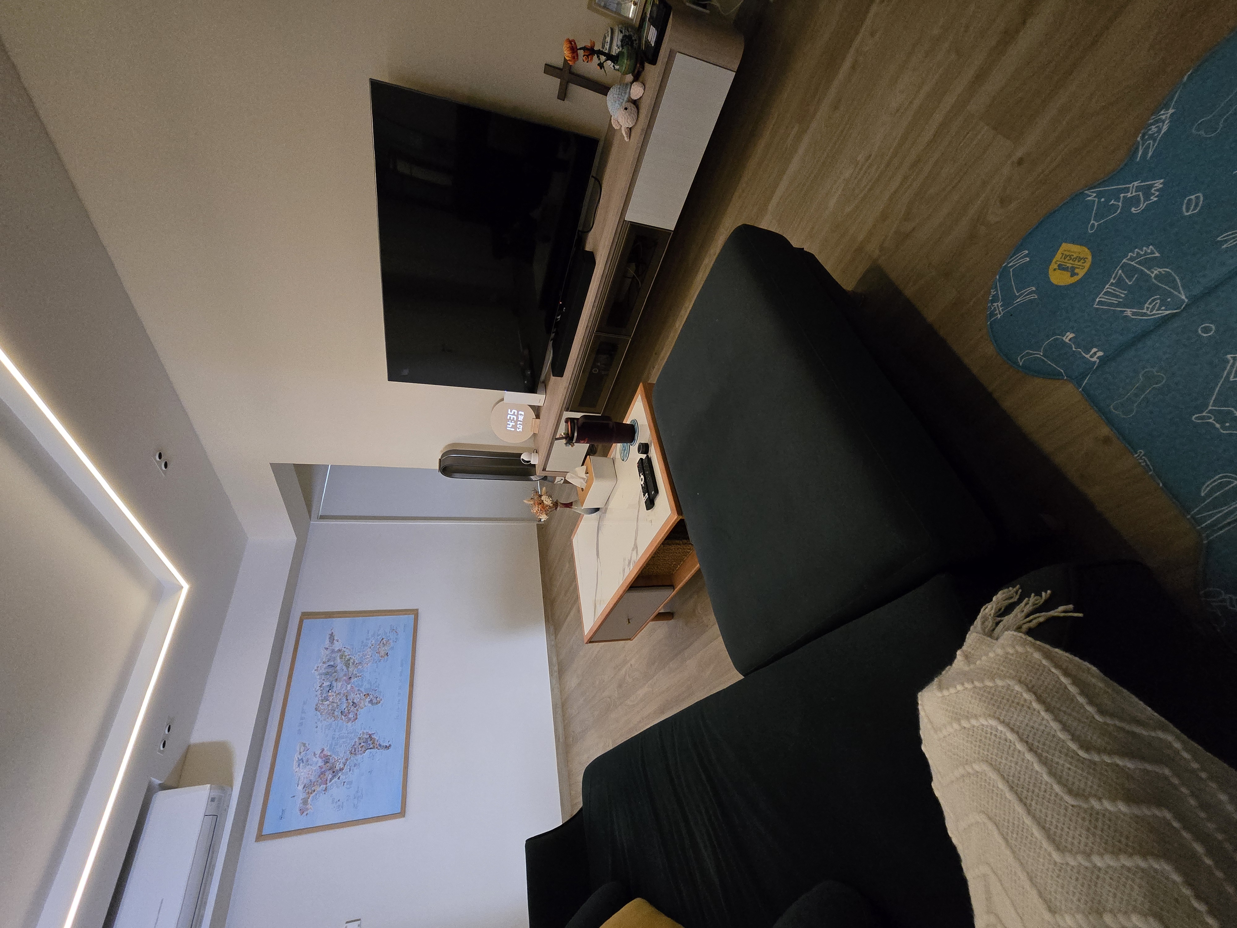 Spacious Square Shaped Living Room!