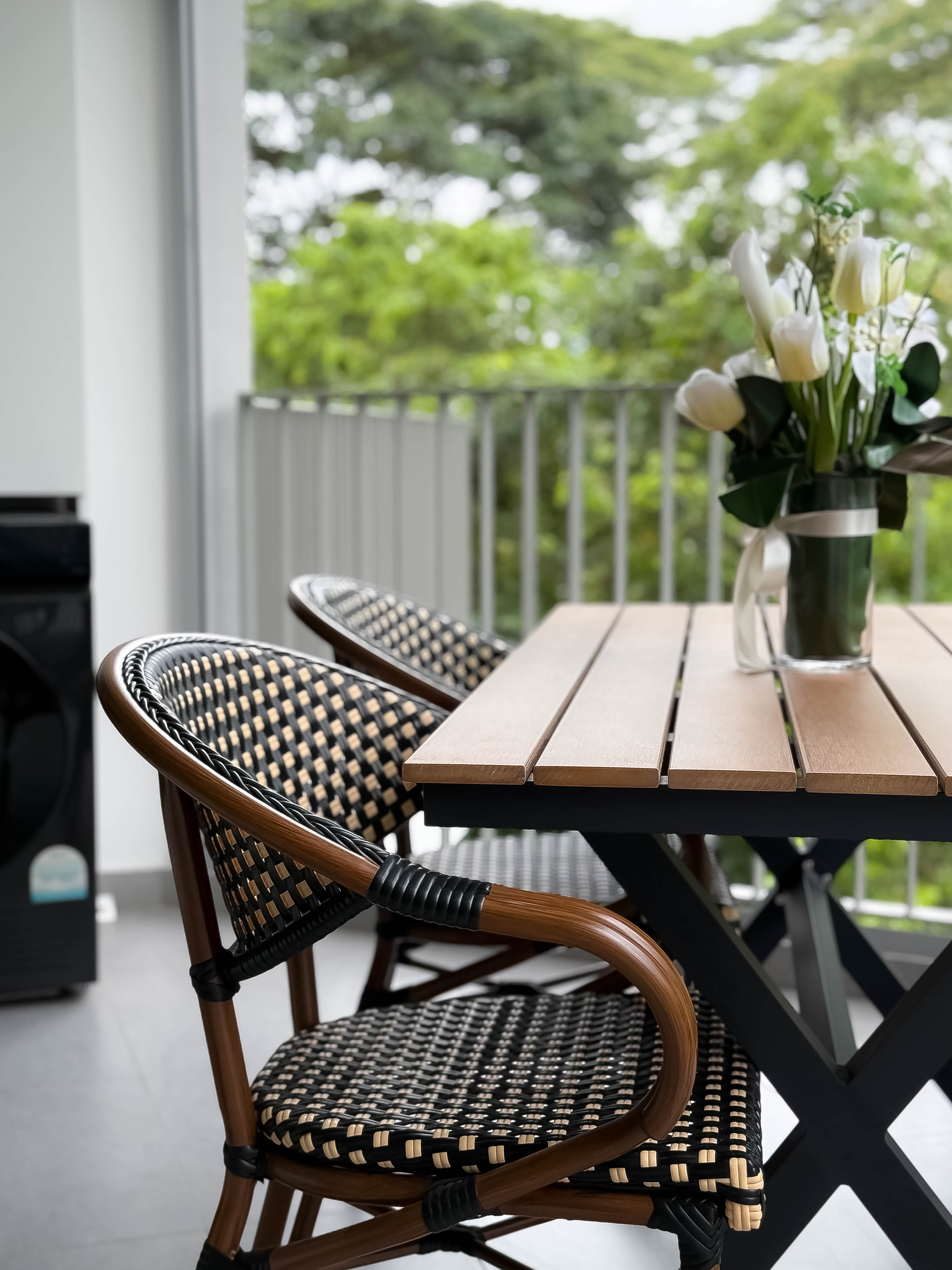 Tips to effectively enlarge your living space with the balcony