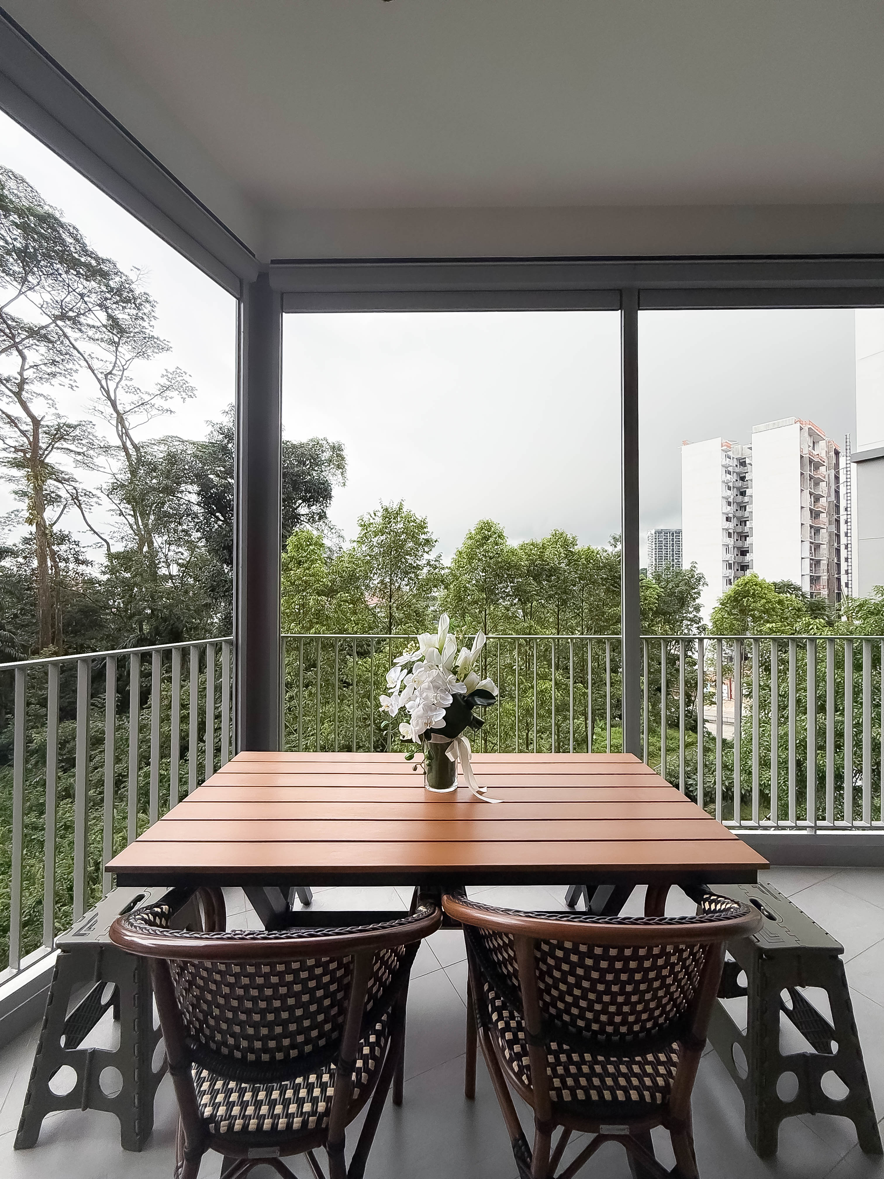 Tips to effectively enlarge your living space with the balcony