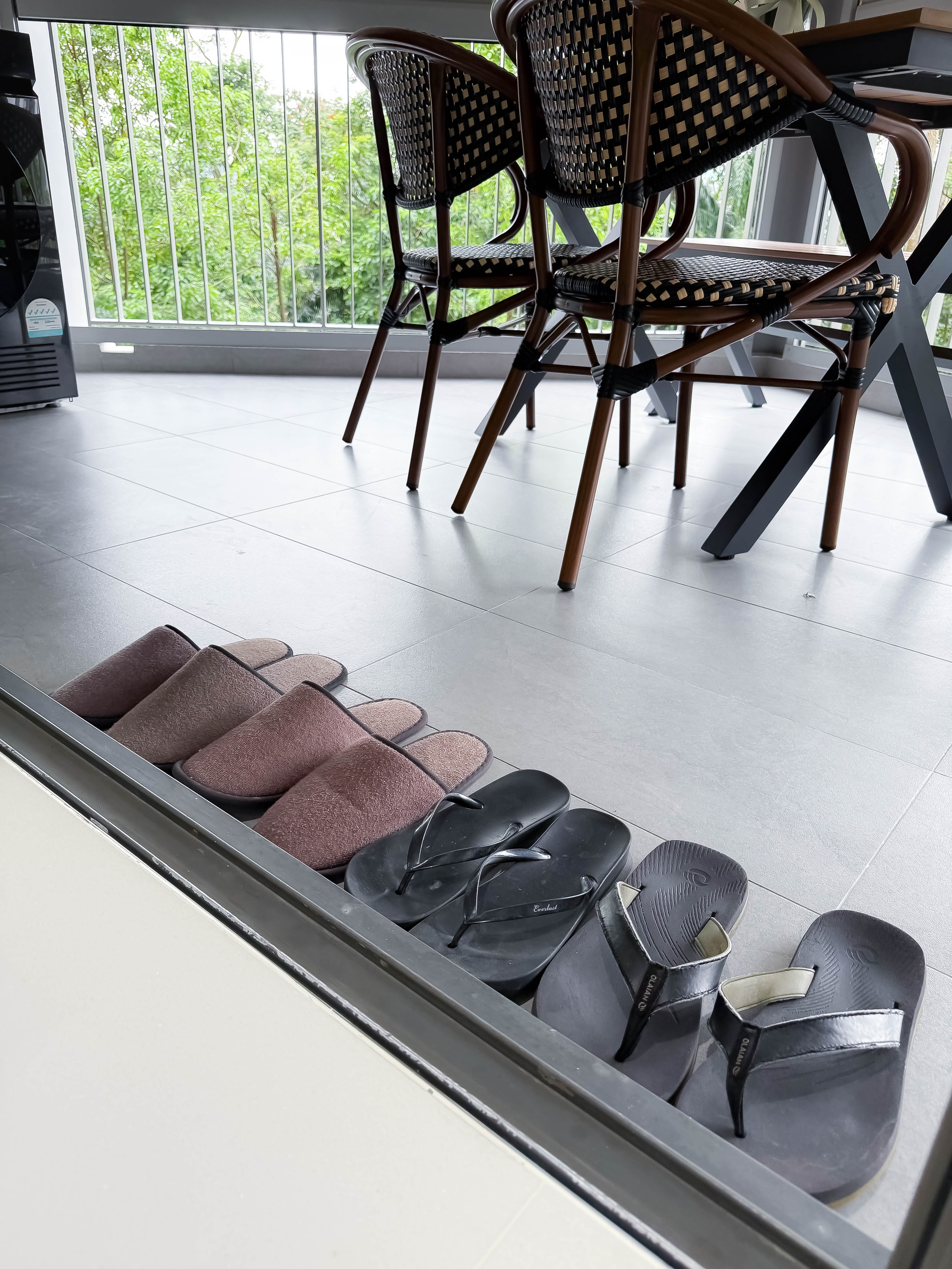 Tips to effectively enlarge your living space with the balcony