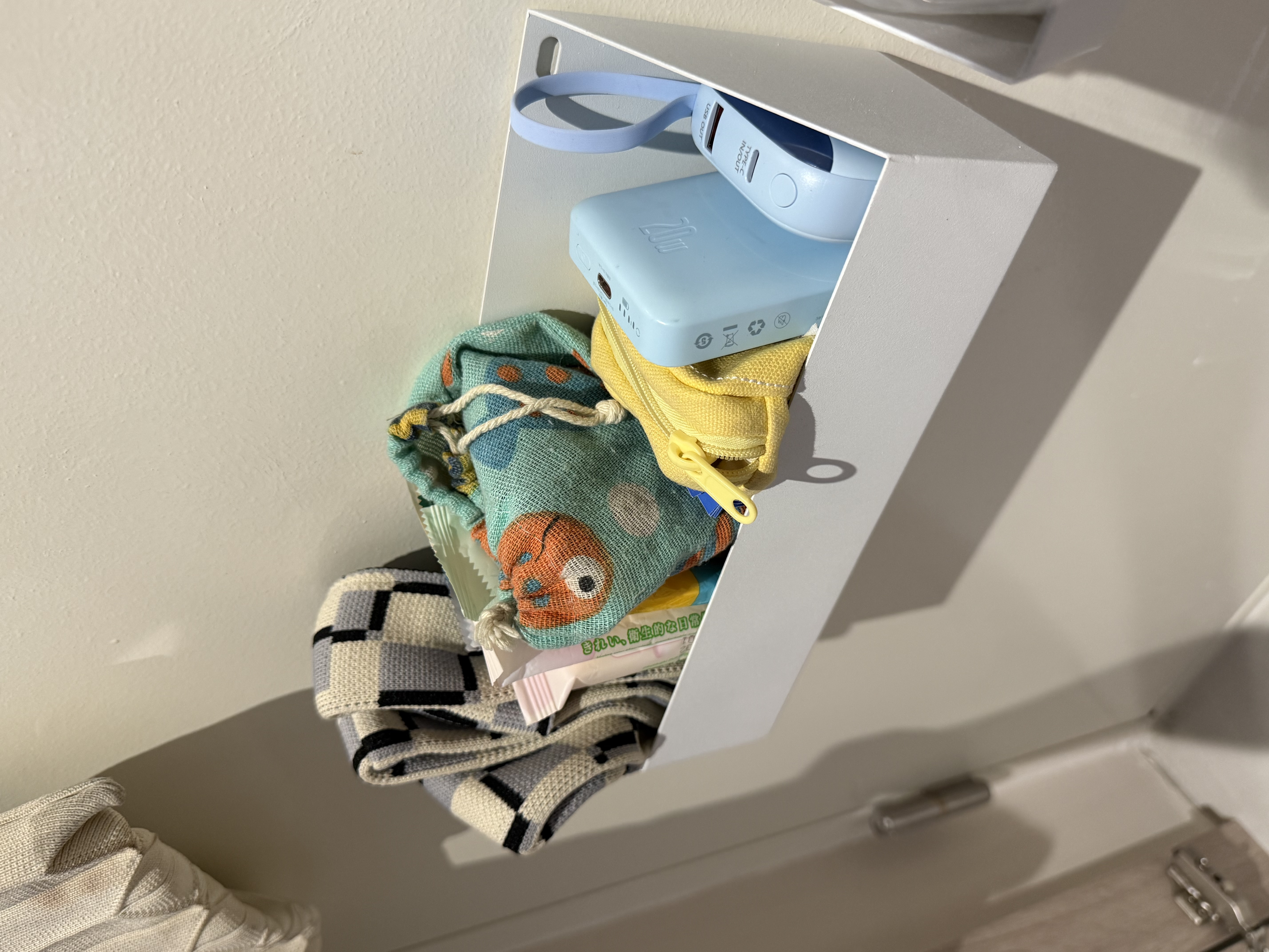 Maximising vertical space in all corners