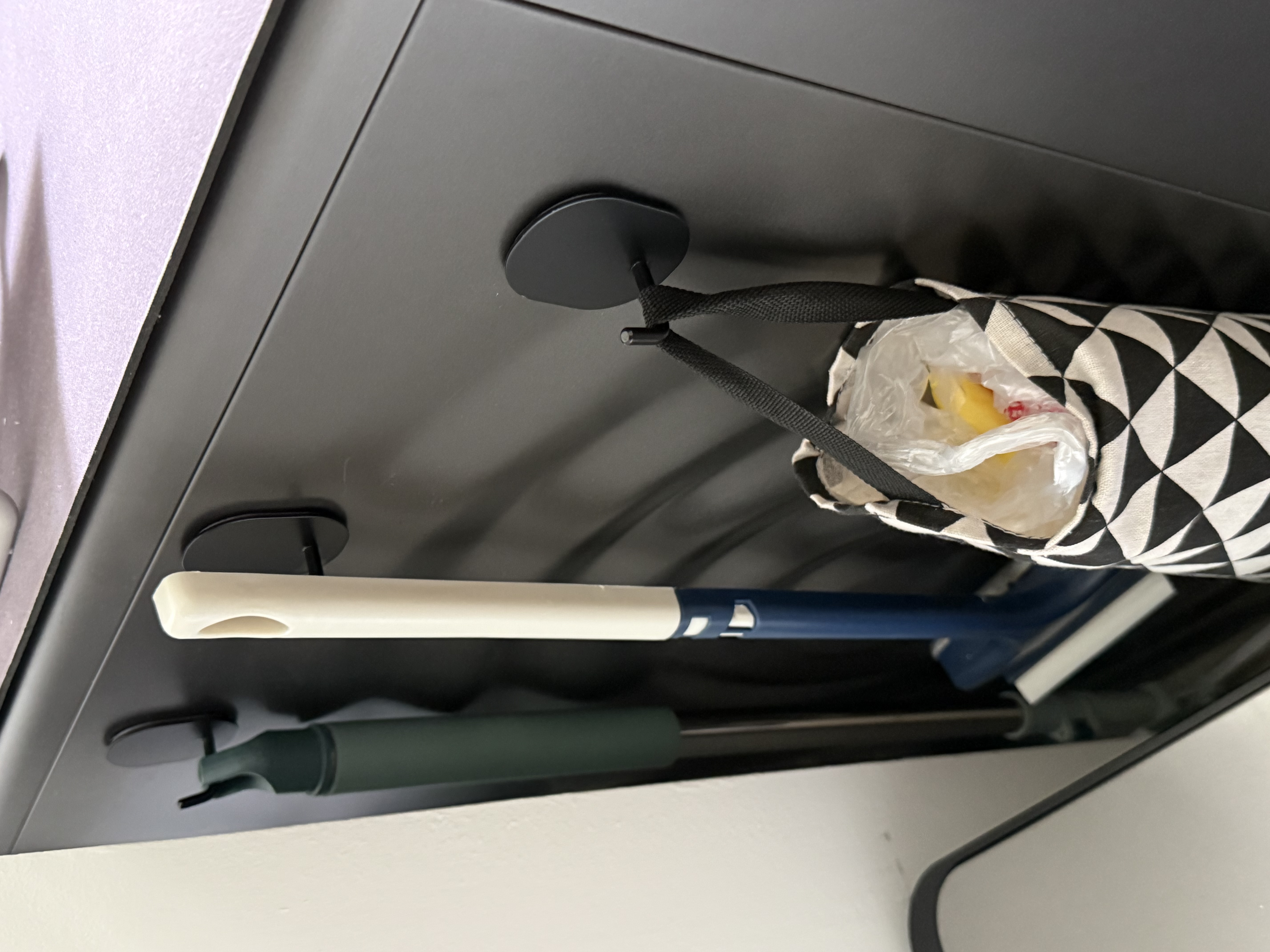 Maximising vertical space in all corners