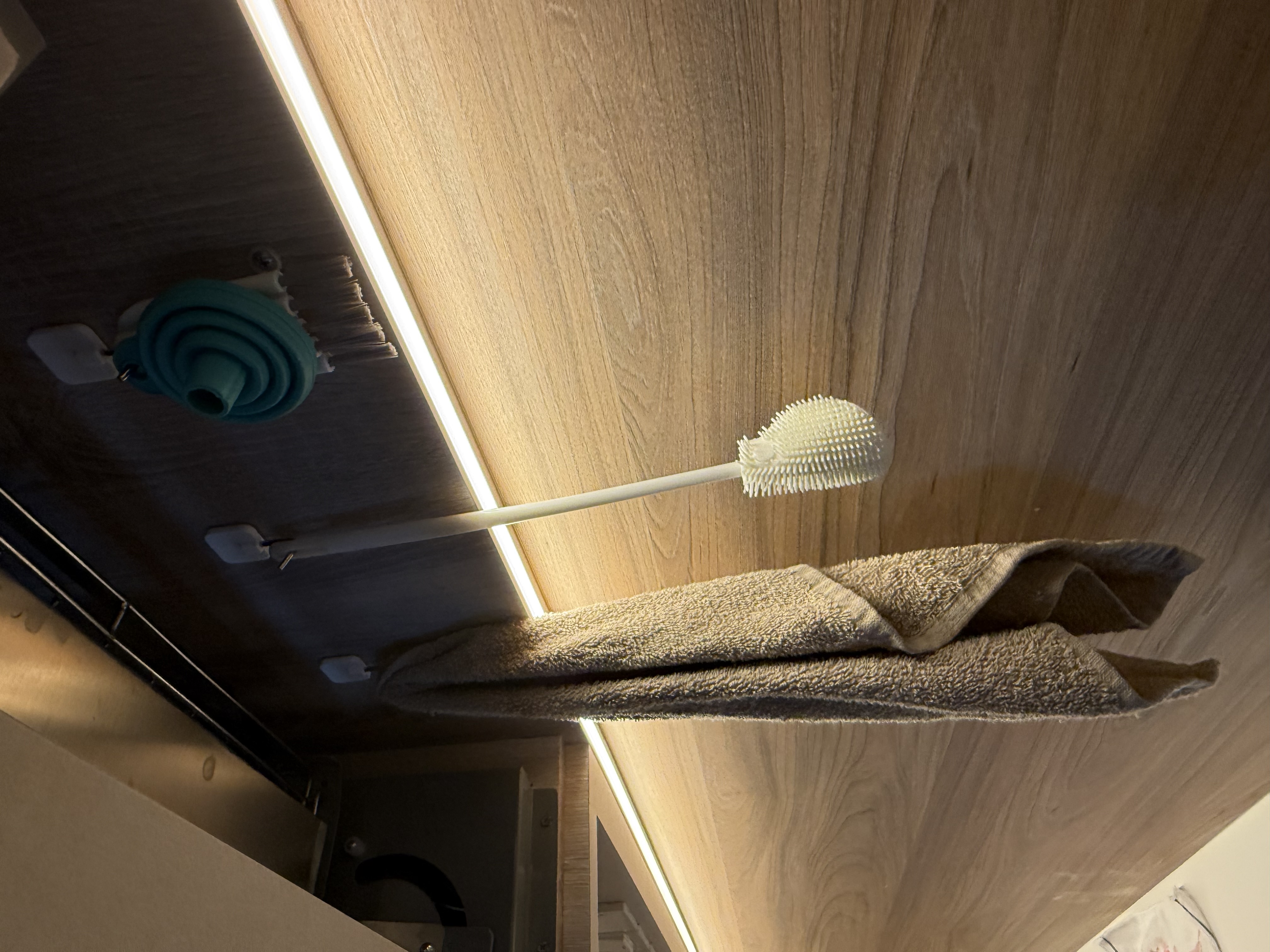 Maximising vertical space in all corners