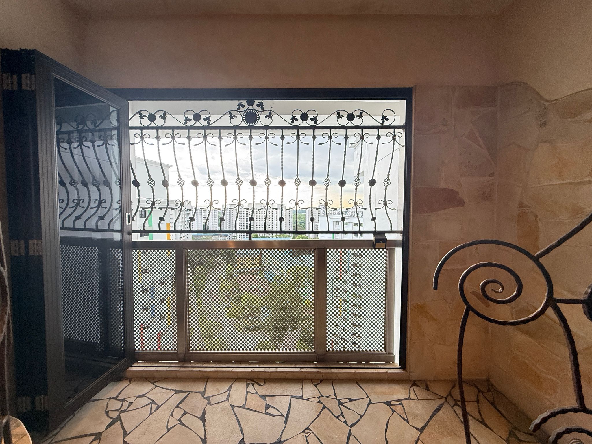 2 Balconies with a 🔽 Kitchen in 5-Room resale HDB - before RENO