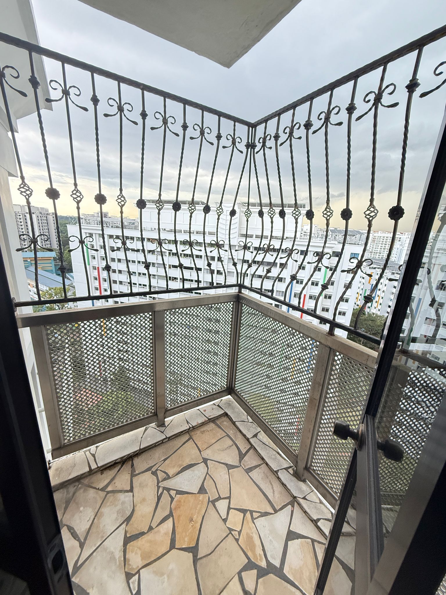 2 Balconies with a 🔽 Kitchen in 5-Room resale HDB - before RENO