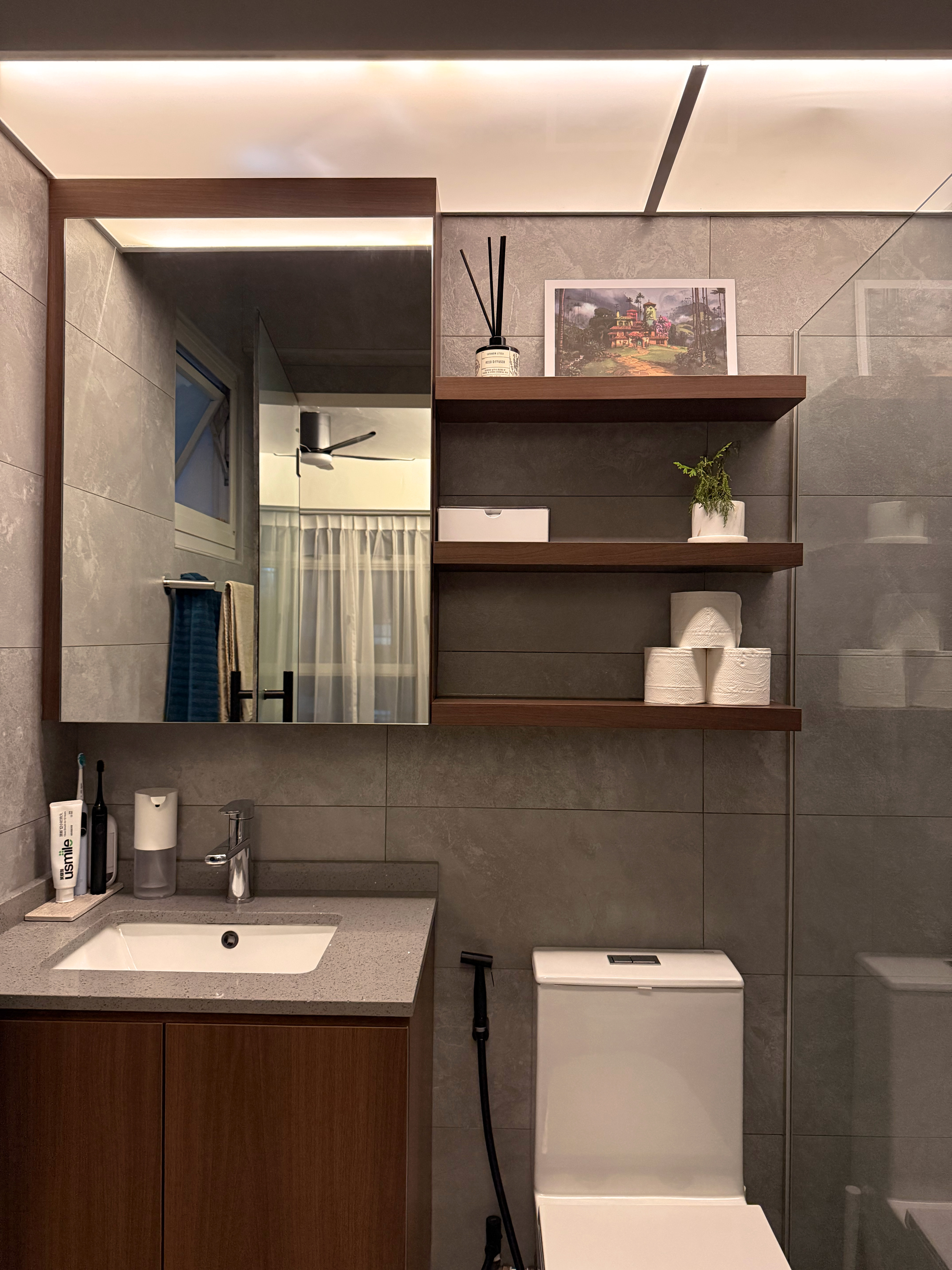 Bathroom-Glow-Up:-Same-Layout,-Totally-Different-Vibe-🚿✨